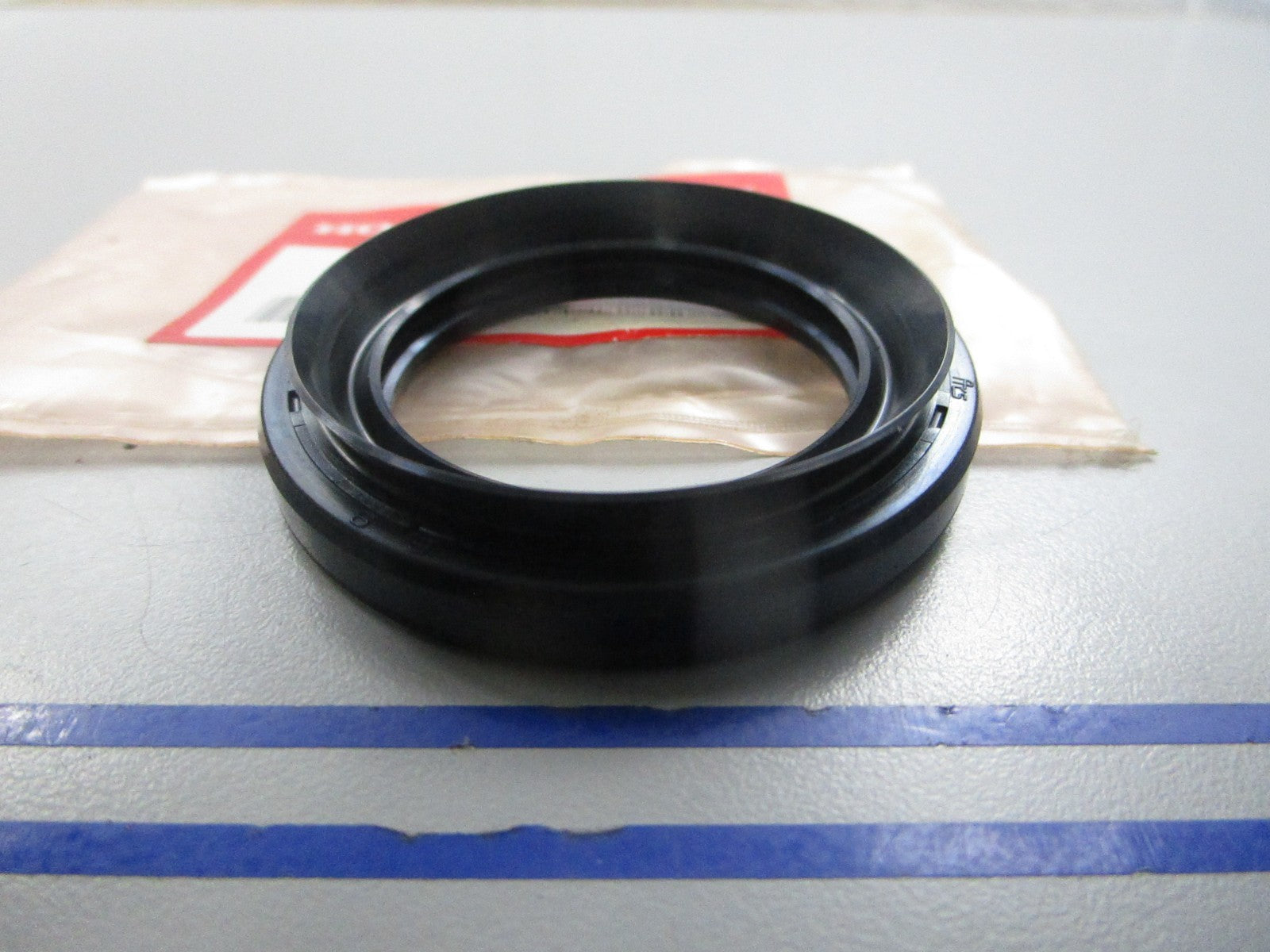 NEW OEM 91209-HN2-003 Honda Seal 0810