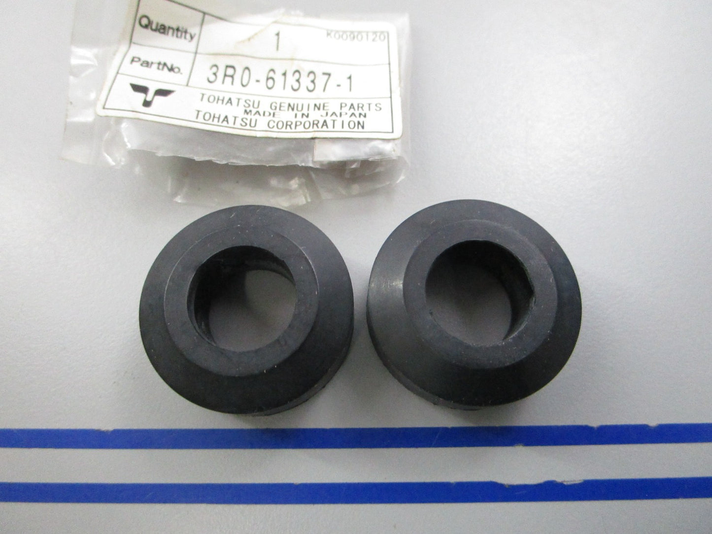 NEW OEM (LOT OF 2) 3R0-61337-1 3R0613371 Tohatsu Upper Rubber Damper 0810