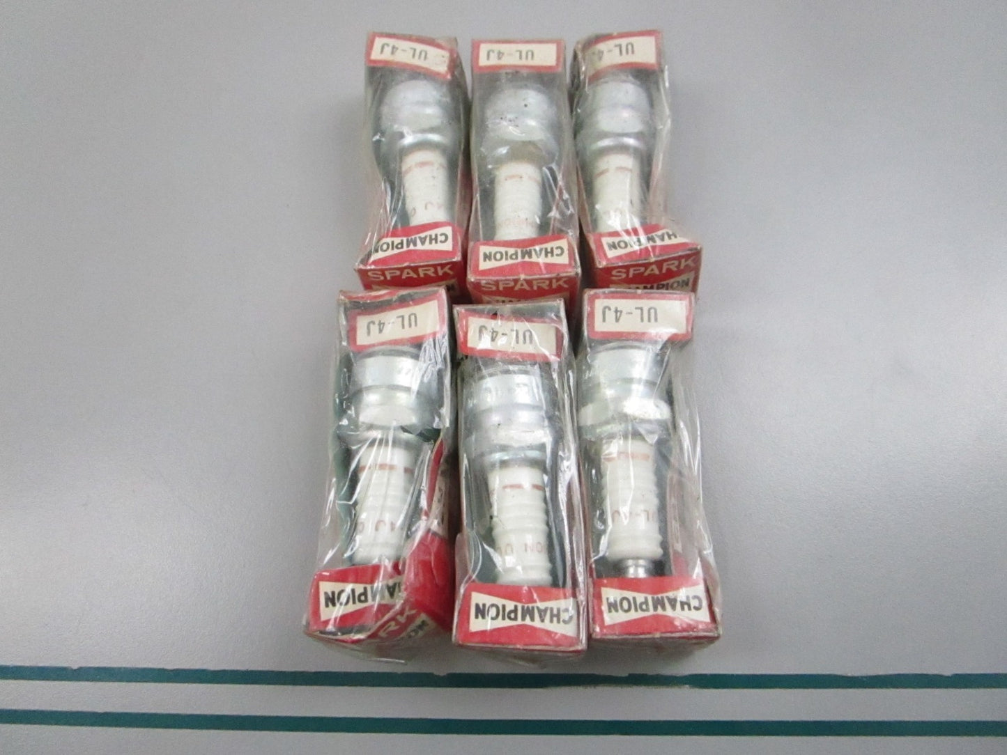 NEW (LOT OF 6) UL-4J Champion Spark Plug 0810