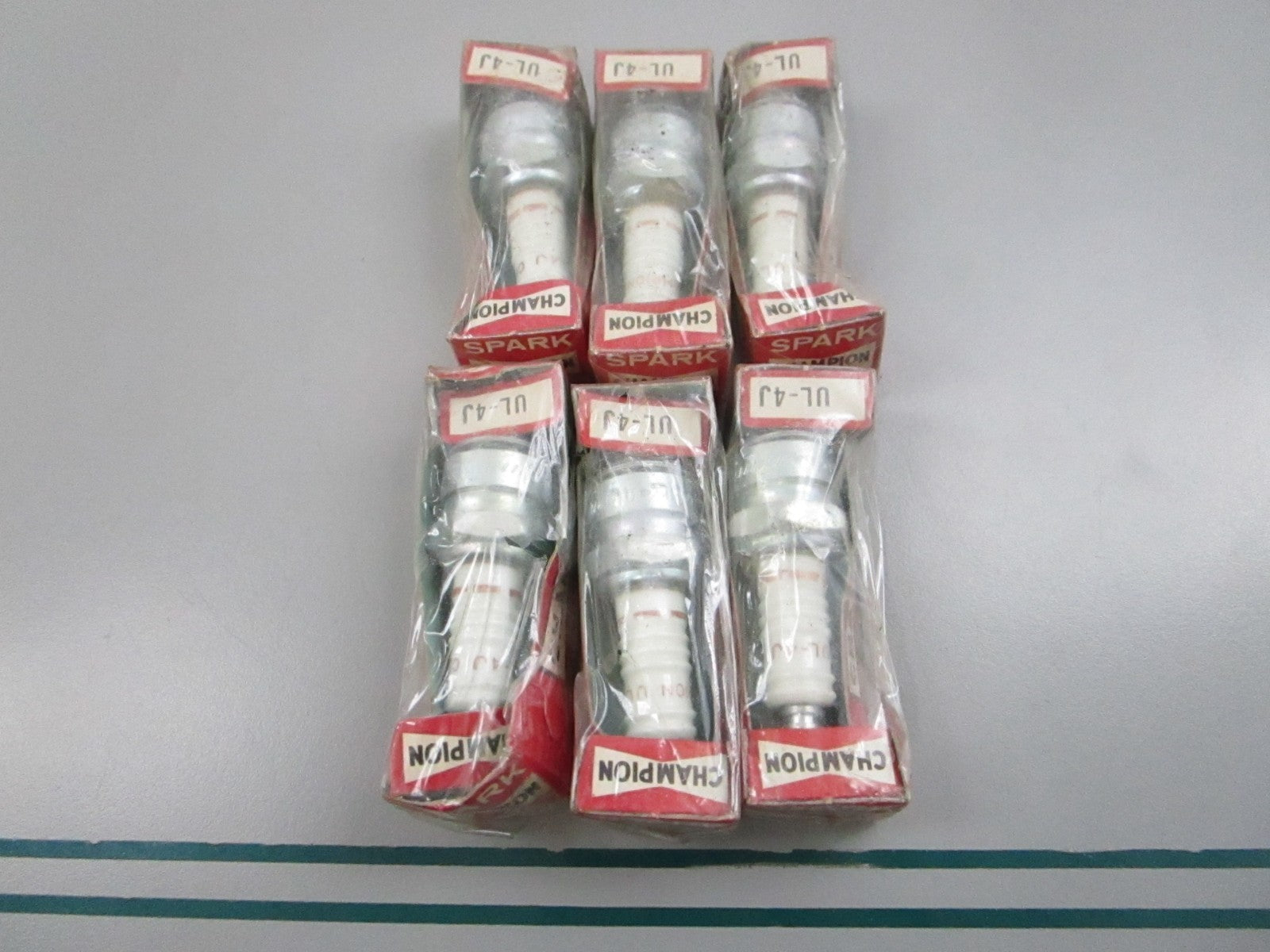 NEW (LOT OF 6) UL-4J Champion Spark Plug 0810