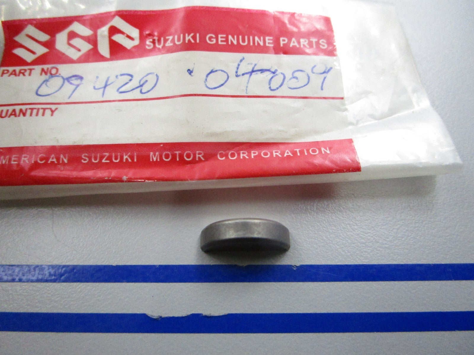 *NEW OEM* 0810 Suzuki Key 09420-04009