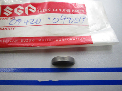 *NEW OEM* 0810 Suzuki Key 09420-04009