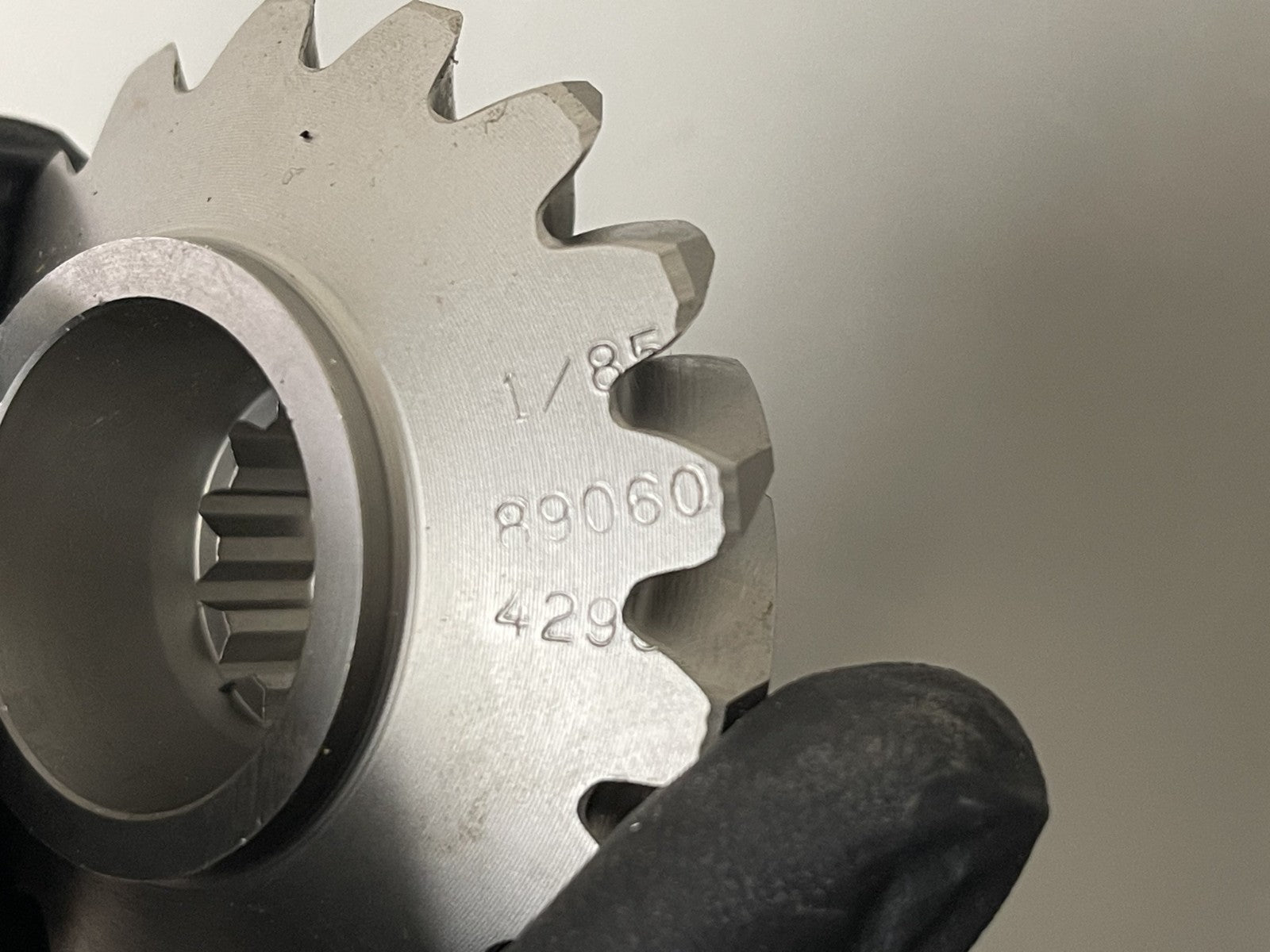 NEW OEM 89060 Mercury Pinion Gear 0670