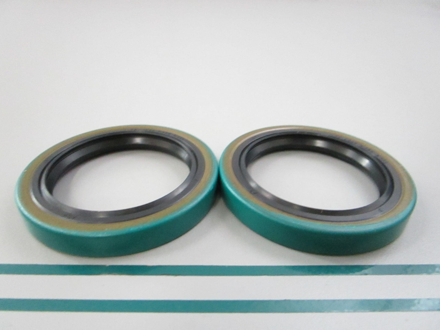 NEW (LOT OF 2) LP1400-9435 For: LPM Total Source Oil Seal 0810