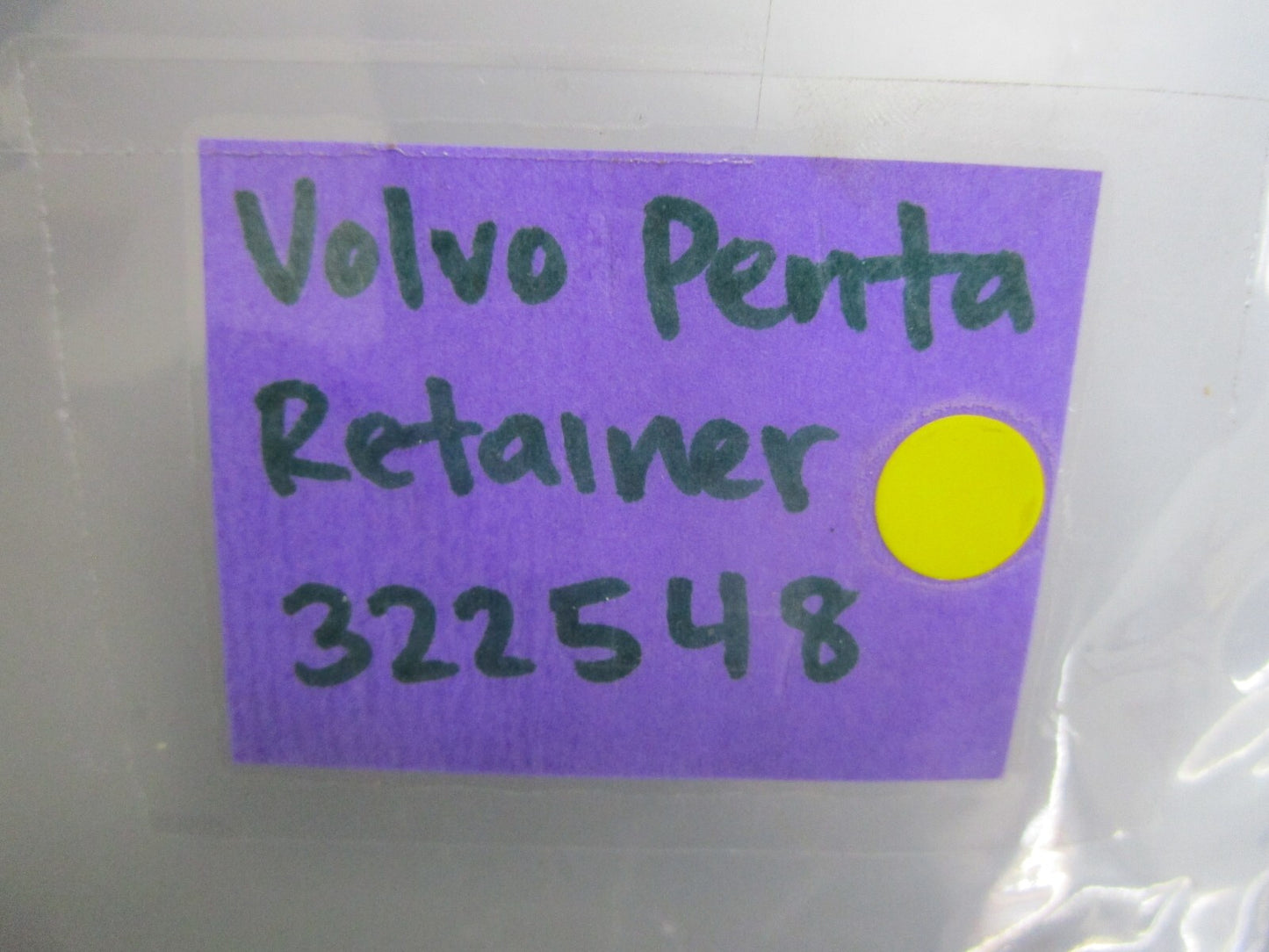 *NEW OEM* 0810 Volvo Penta Retainer 322548