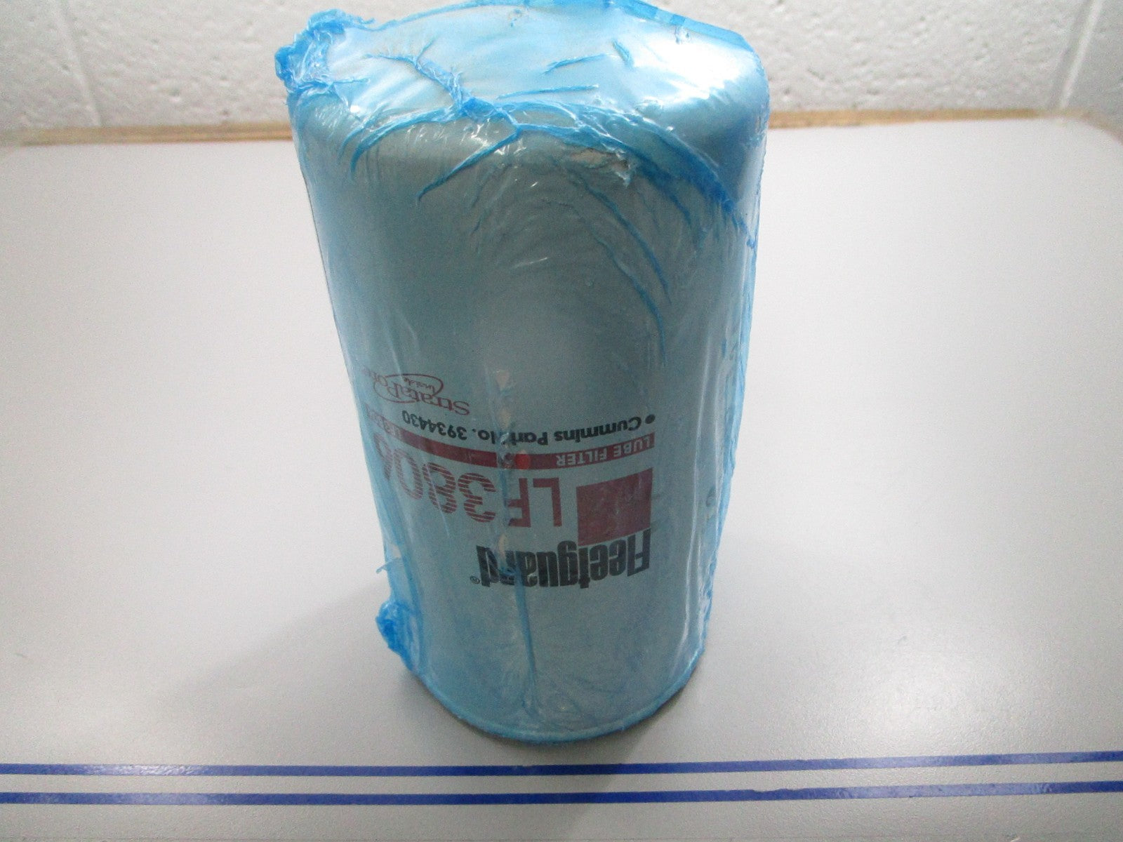 *NEW OEM* 0810 Fleetguard Lube Filter LF3806