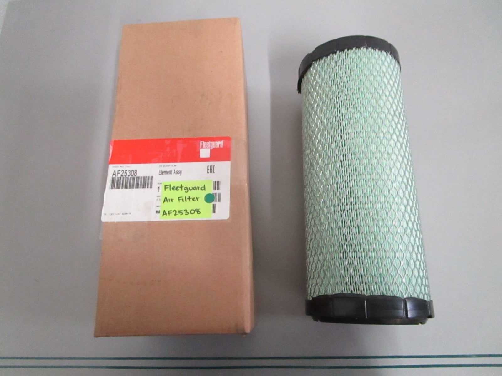 NEW OEM AF25308 Fleetguard Air Filter 0820