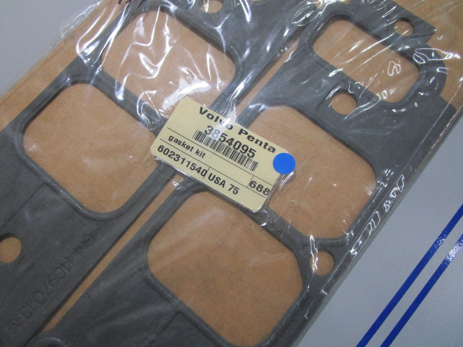 *NEW OEM* 0720 Volvo Penta Gasket Kit 3854095