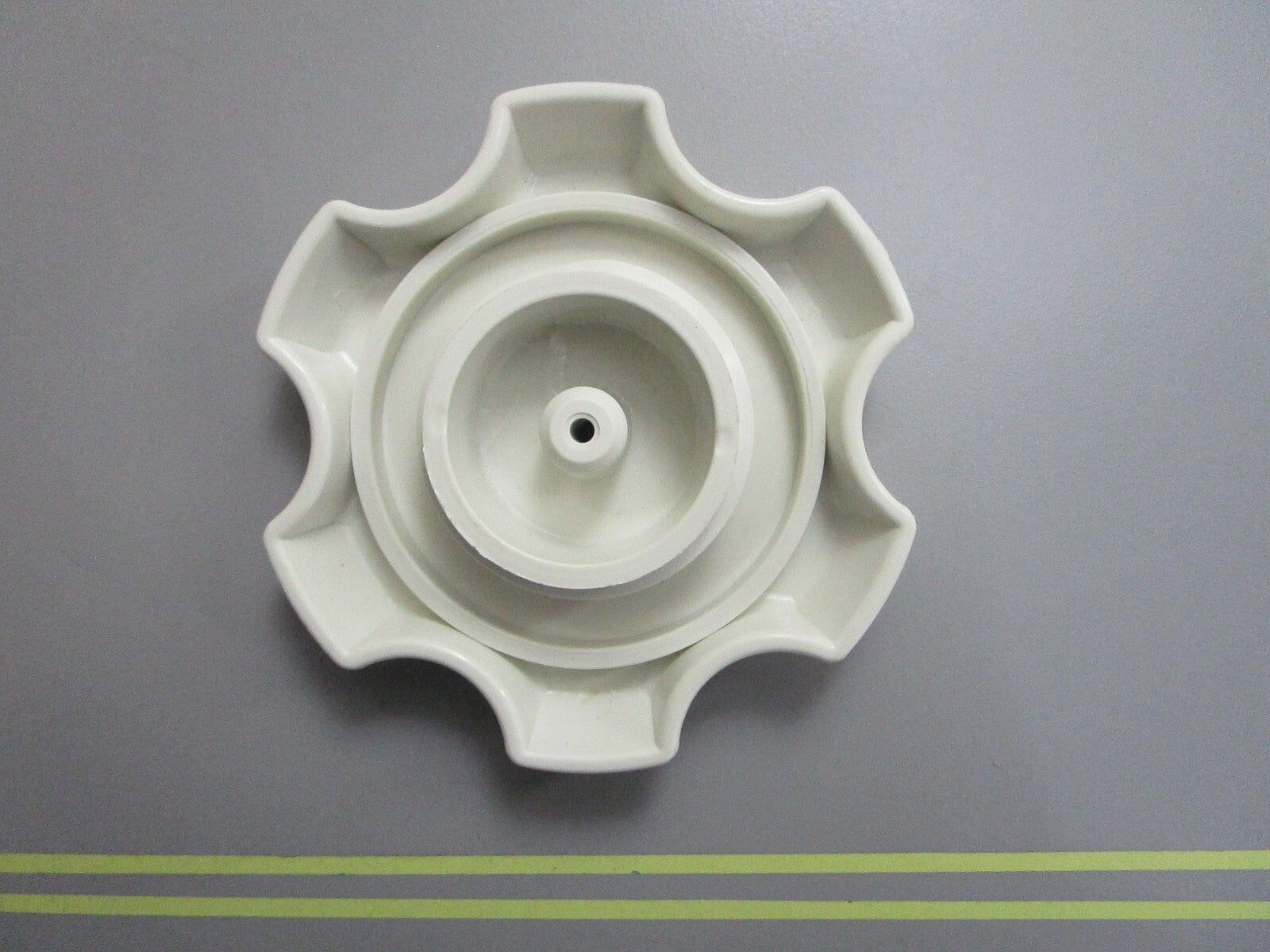 *NEW OEM* 0810 Yamaha Fuel Filter Cap GP7-U7831-01-00