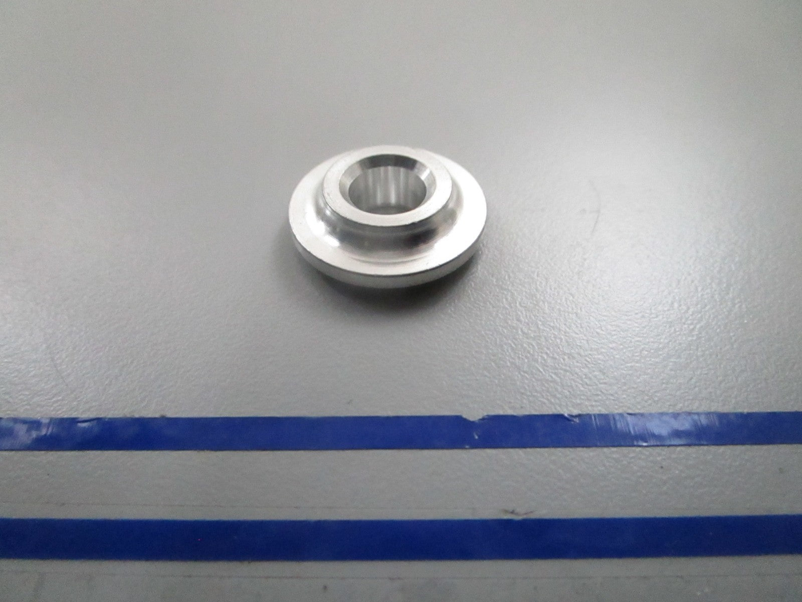 *NEW OEM* 0810 OMC Johnson Evinrude Retainer 337230 0337230