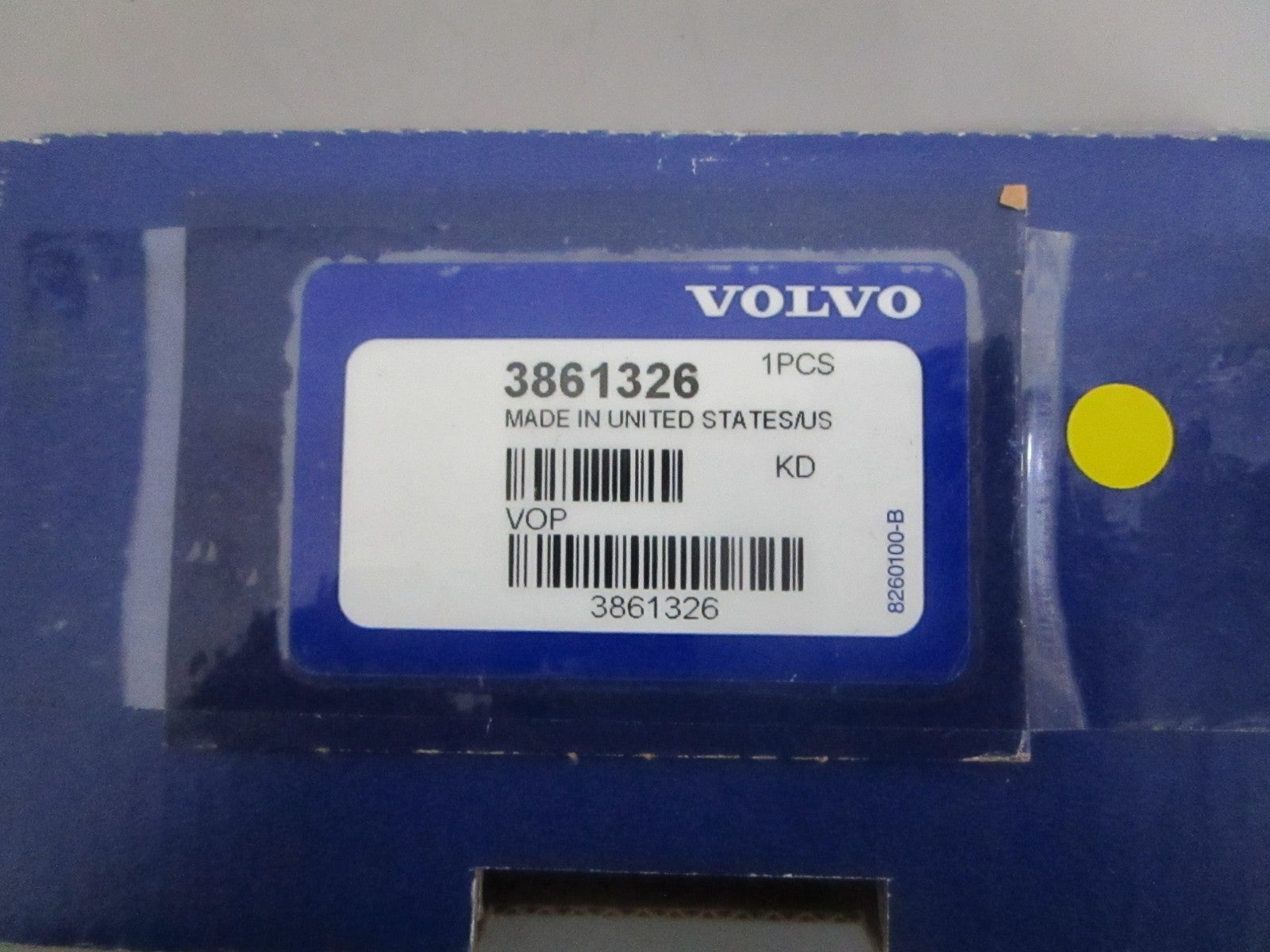 NEW OEM (LOT OF 4) 3861326 Volvo Penta Spark Plug 0820