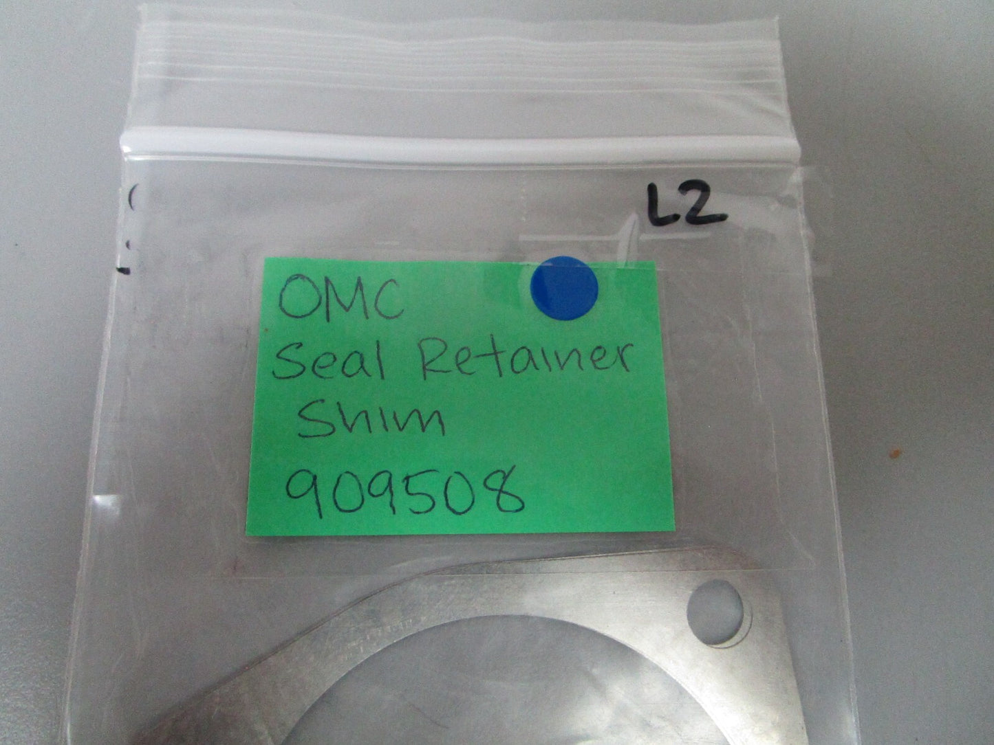 *NEW OEM* (LOT OF 2) 0810 OMC Johnson Evinrude Seal Retainer Shim 909508 0909508