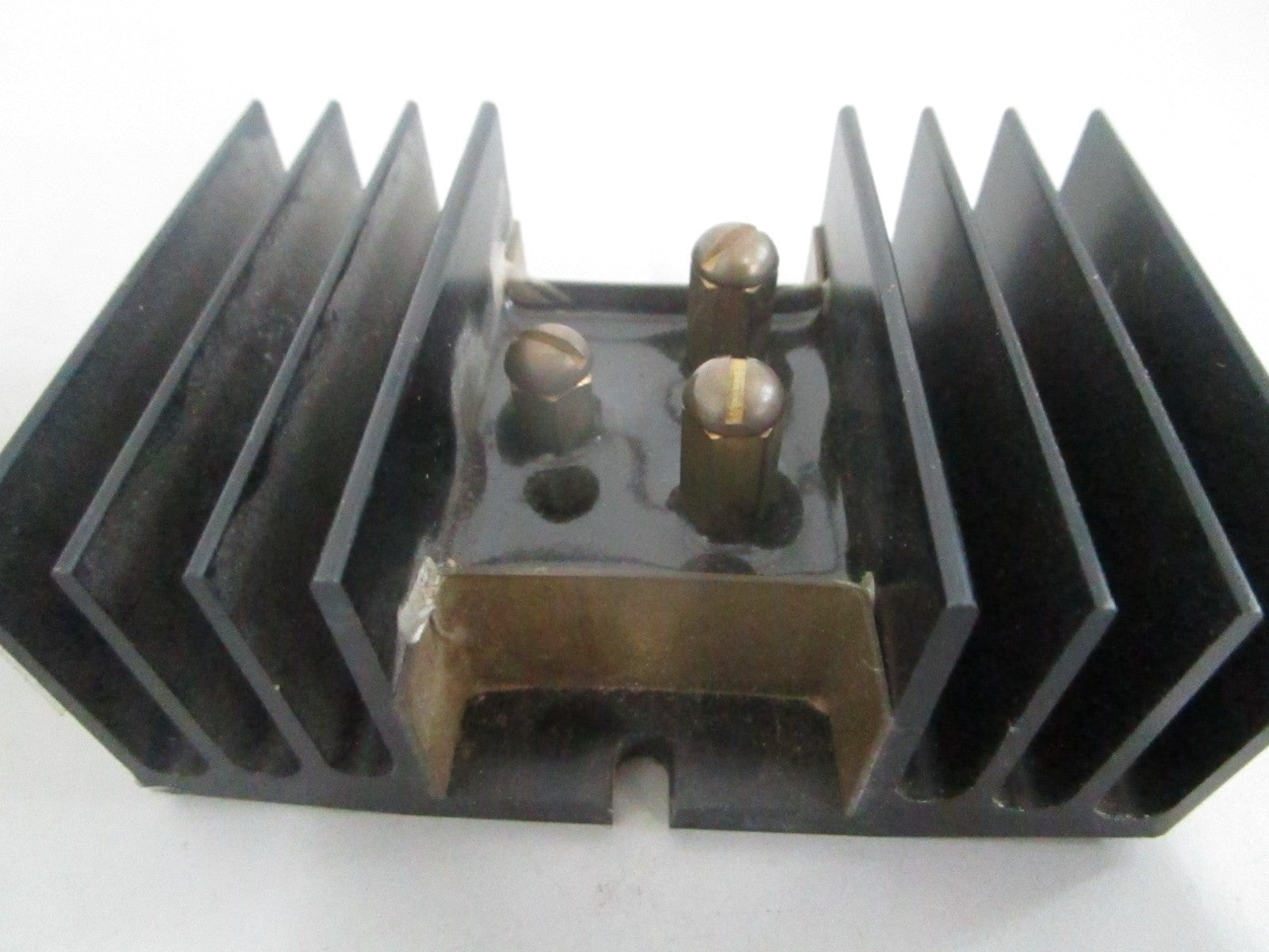 NEW #2412 Guest Battery Isolator 0820