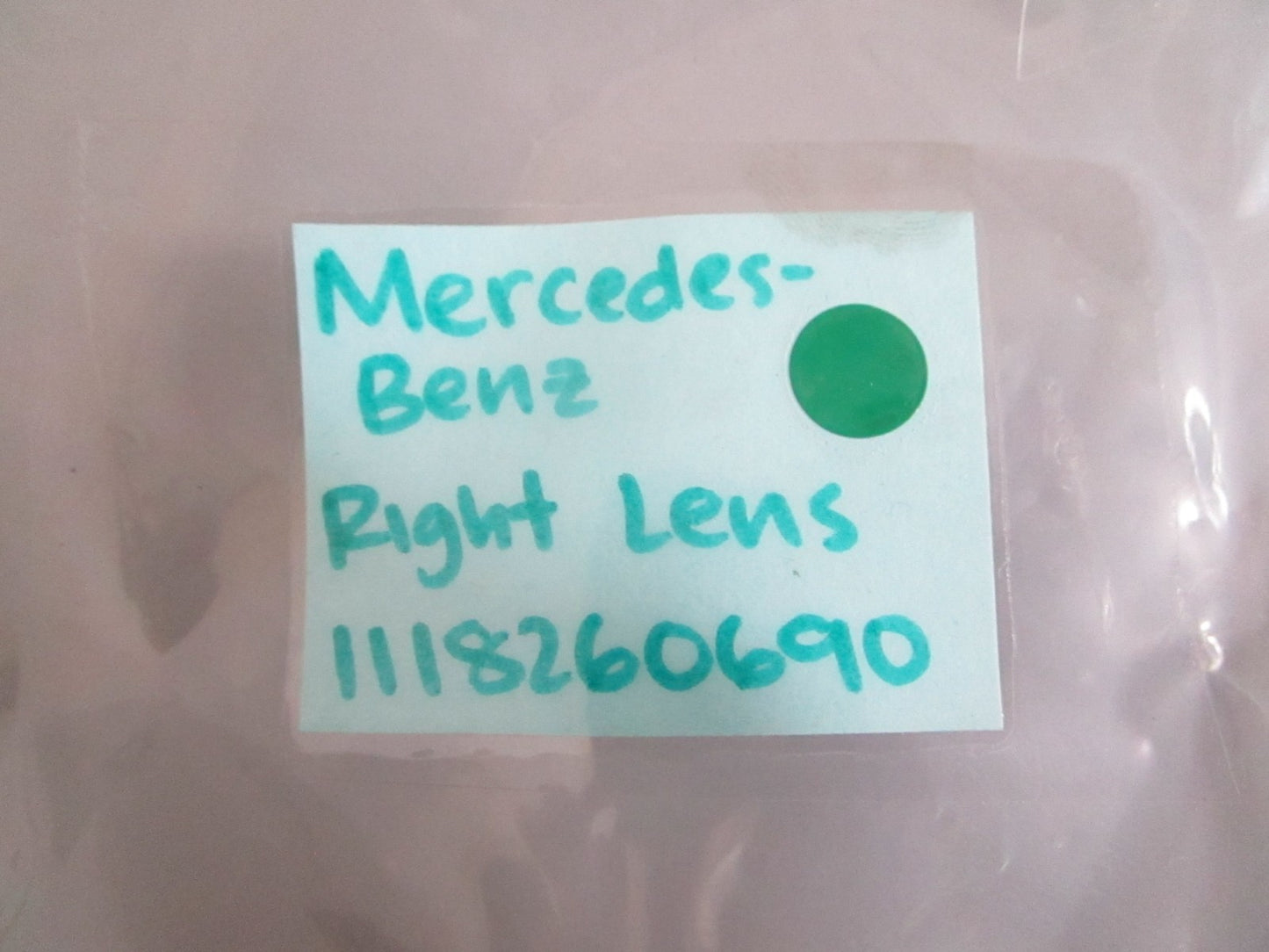 NEW OEM 1118260690 Mercedes-Benz Right Lens 0820