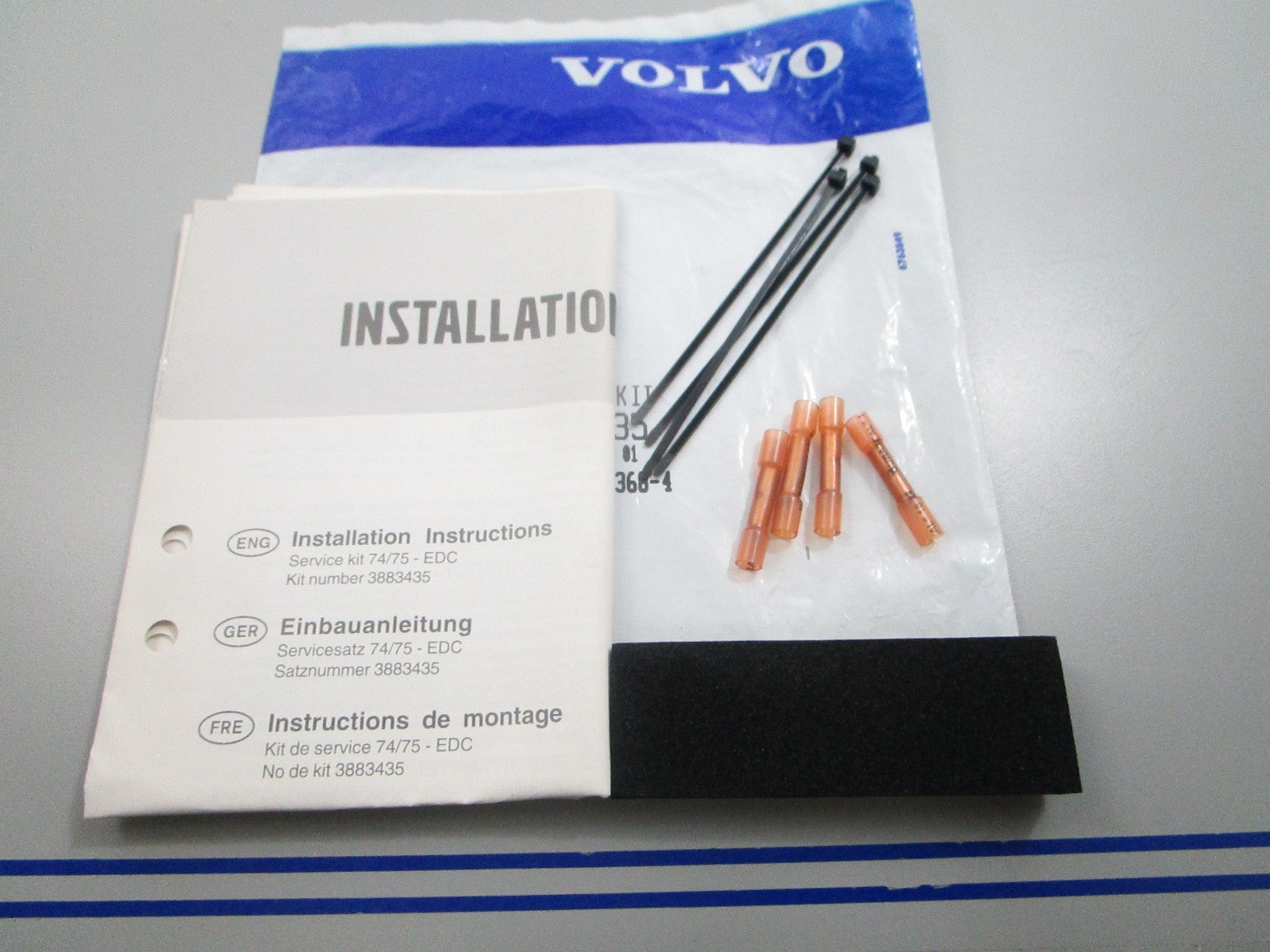 *NEW OEM* 0810 Volvo Penta Service Kit 3883435
