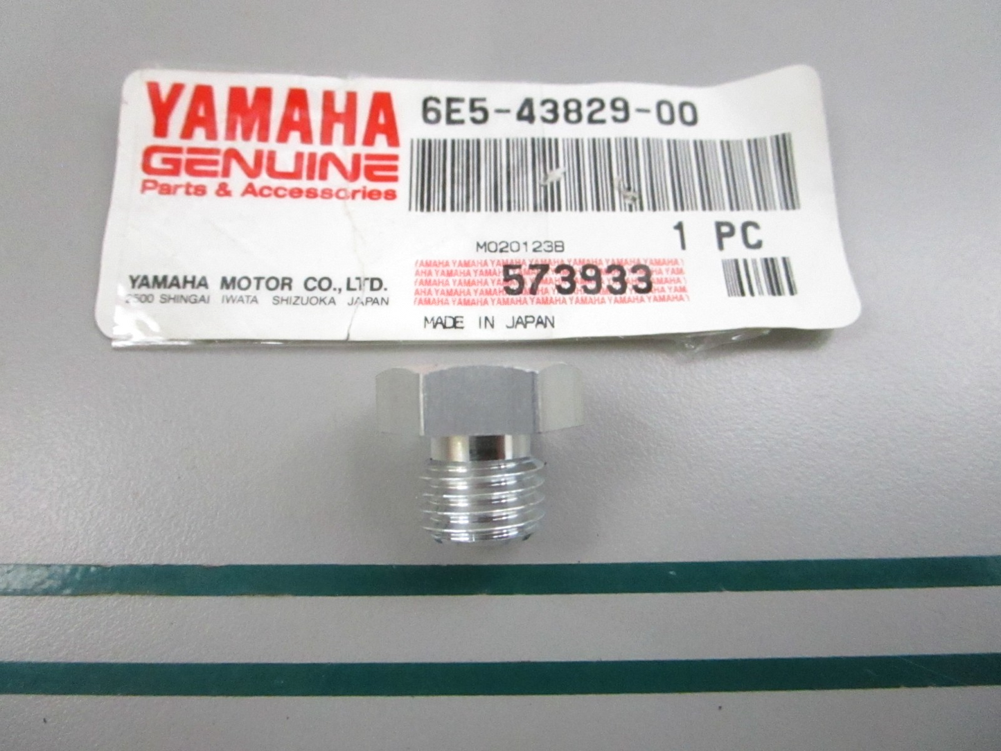 NEW OEM 6E5-43829-00-00 Yamaha Plug 0810