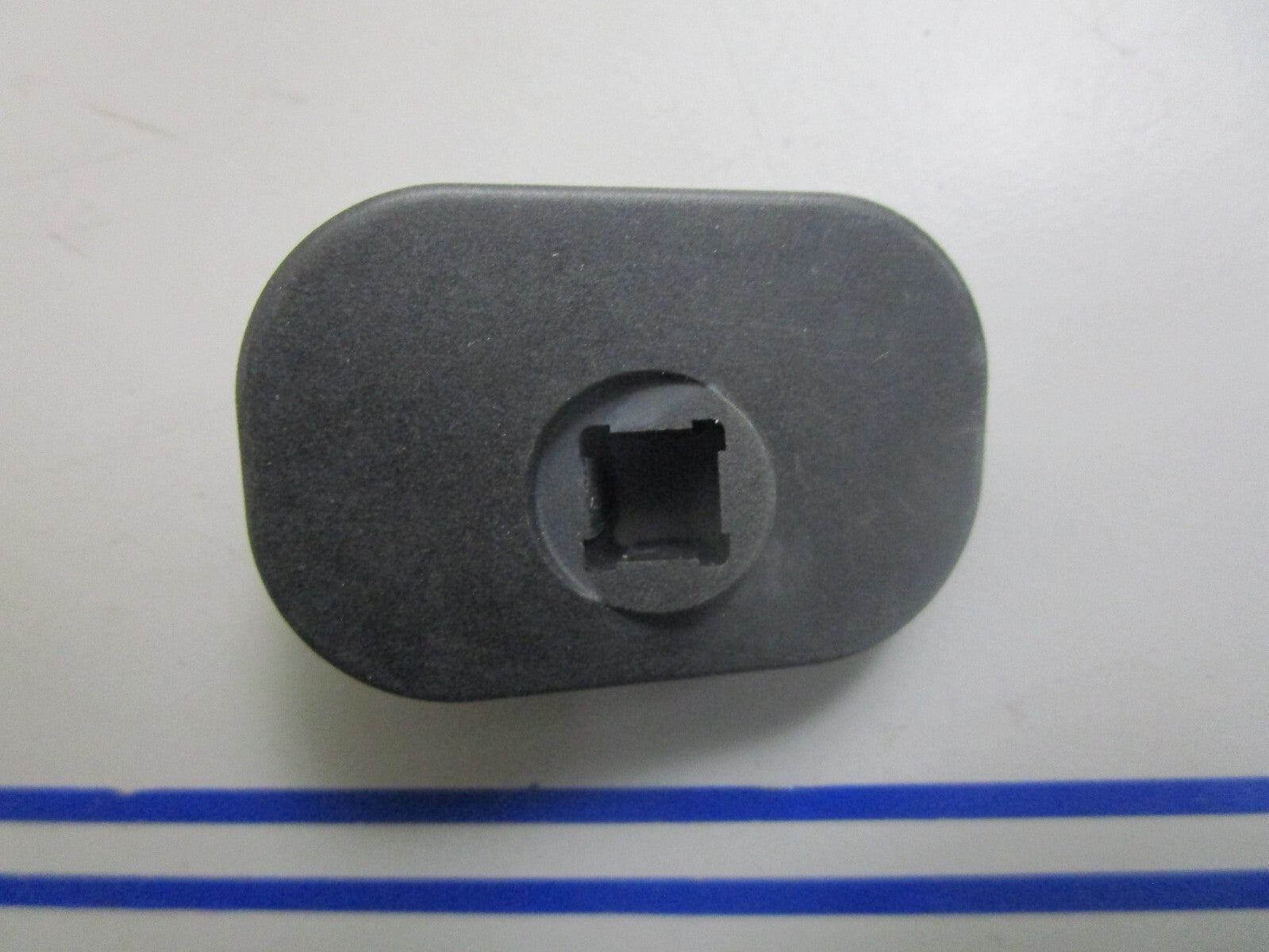 *NEW OEM* 0810 OMC Johnson Evinrude Grommet 446446 0446446