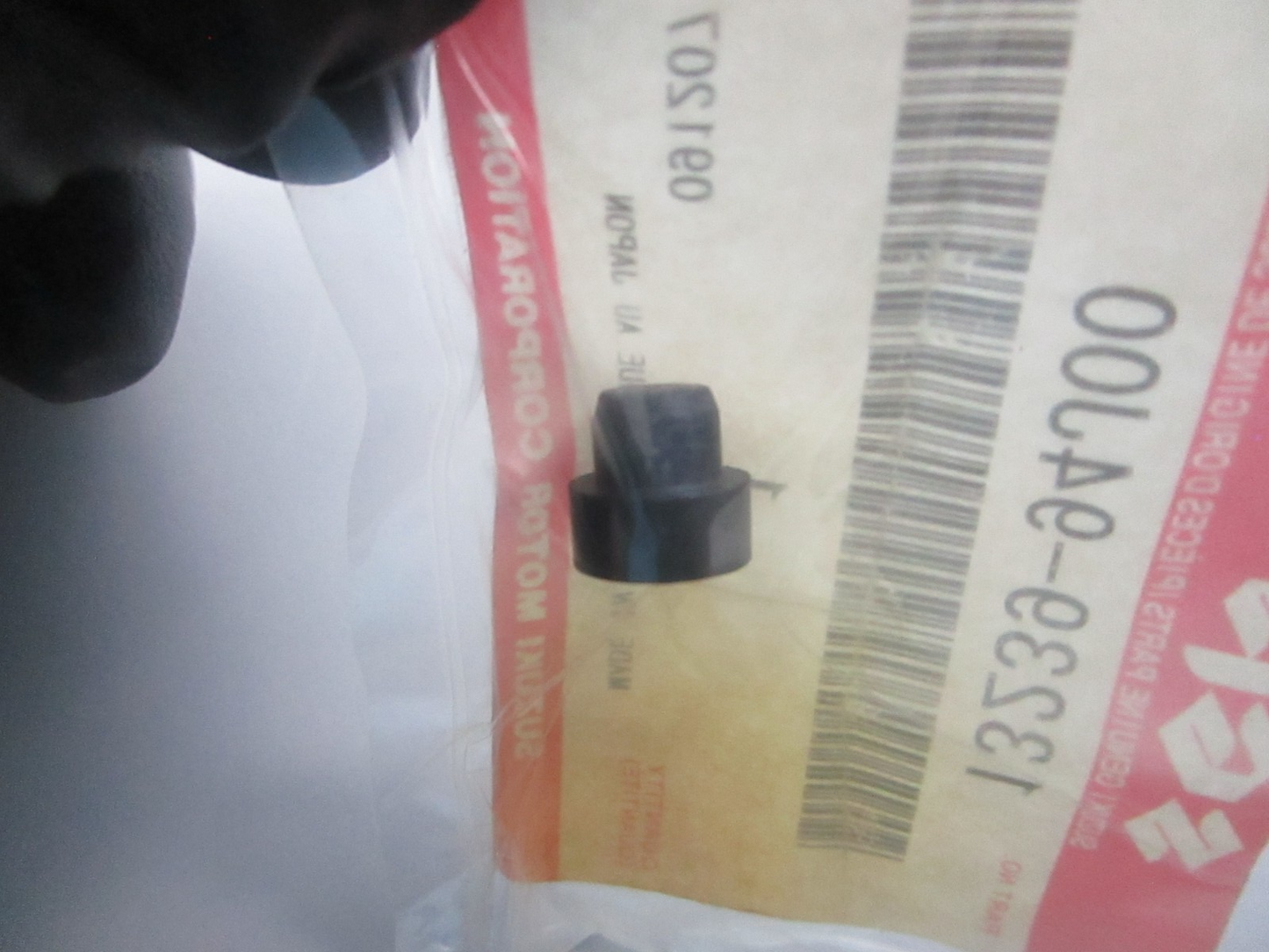 *NEW OEM* 0810 Suzuki Rubber Cap 13239-94J00