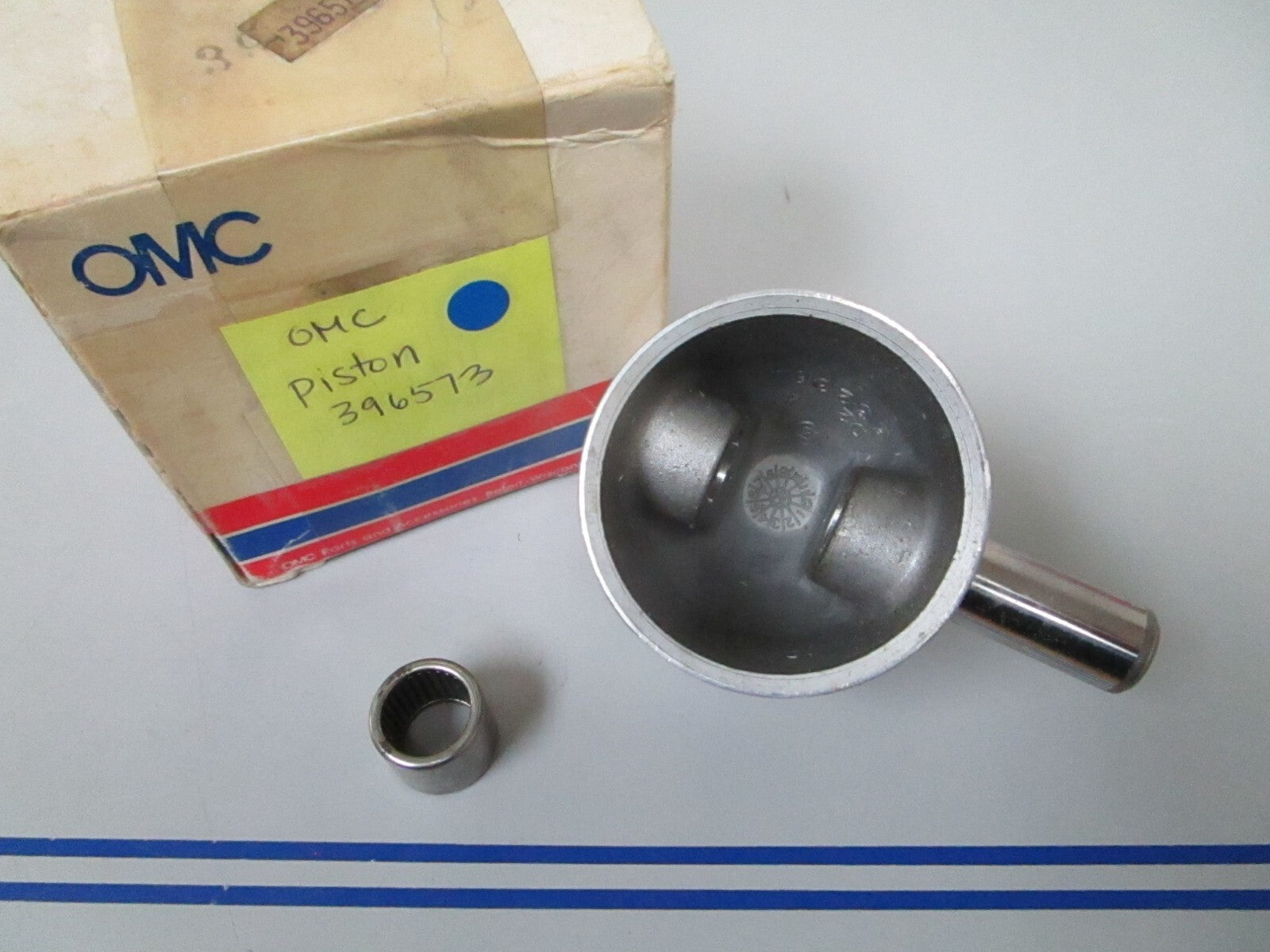 *NEW OEM* 0720 OMC Johnson Evinrude Piston 396573 0396573