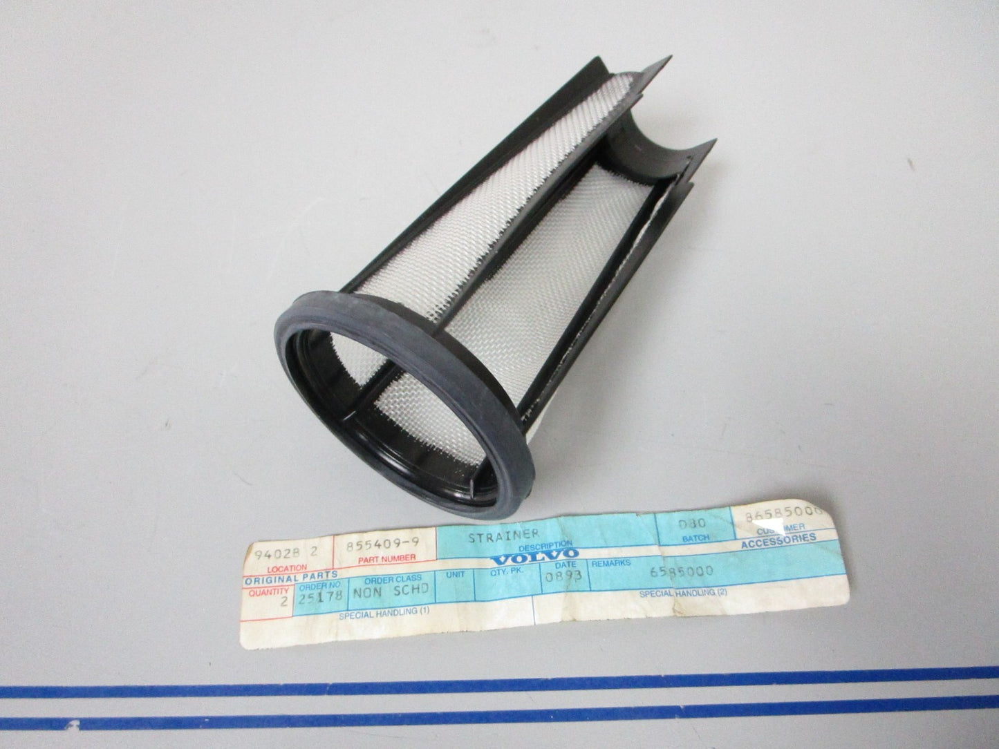 *NEW OEM* 0720 Volvo Penta Strainer 855409