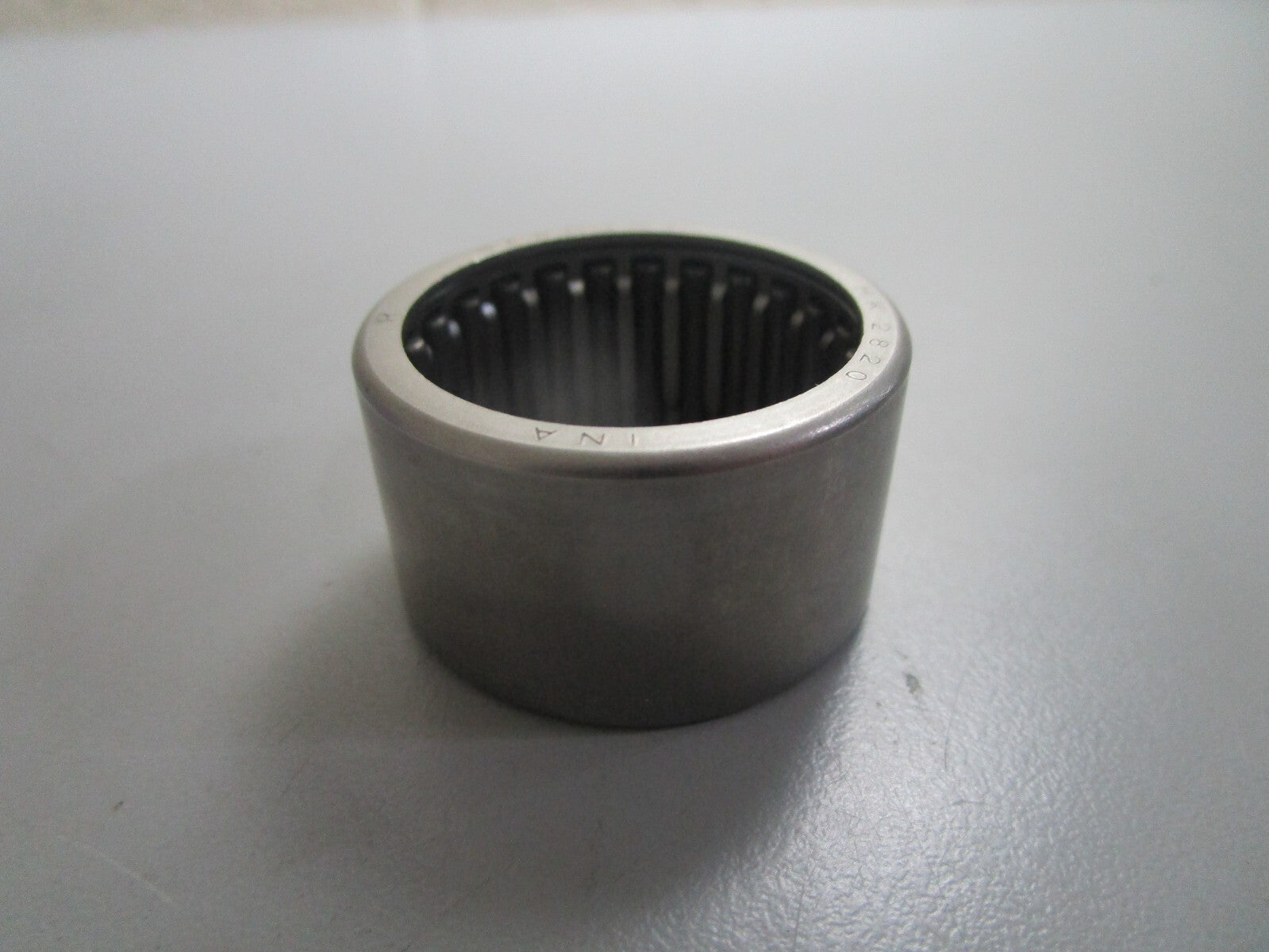 *NEW OEM* 0820 OMC Johnson Evinrude Bearing 183272 0183272