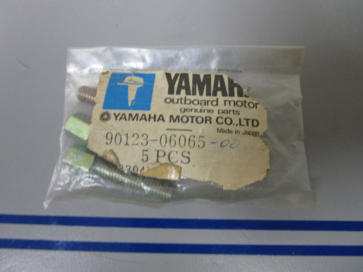 *NEW OEM* (LOT OF 5) 0770 Yamaha Bolt 90123-06065-00