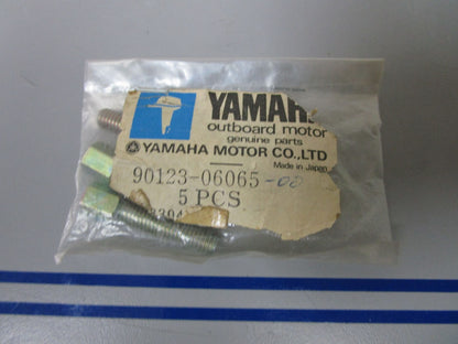 *NEW OEM* (LOT OF 5) 0770 Yamaha Bolt 90123-06065-00