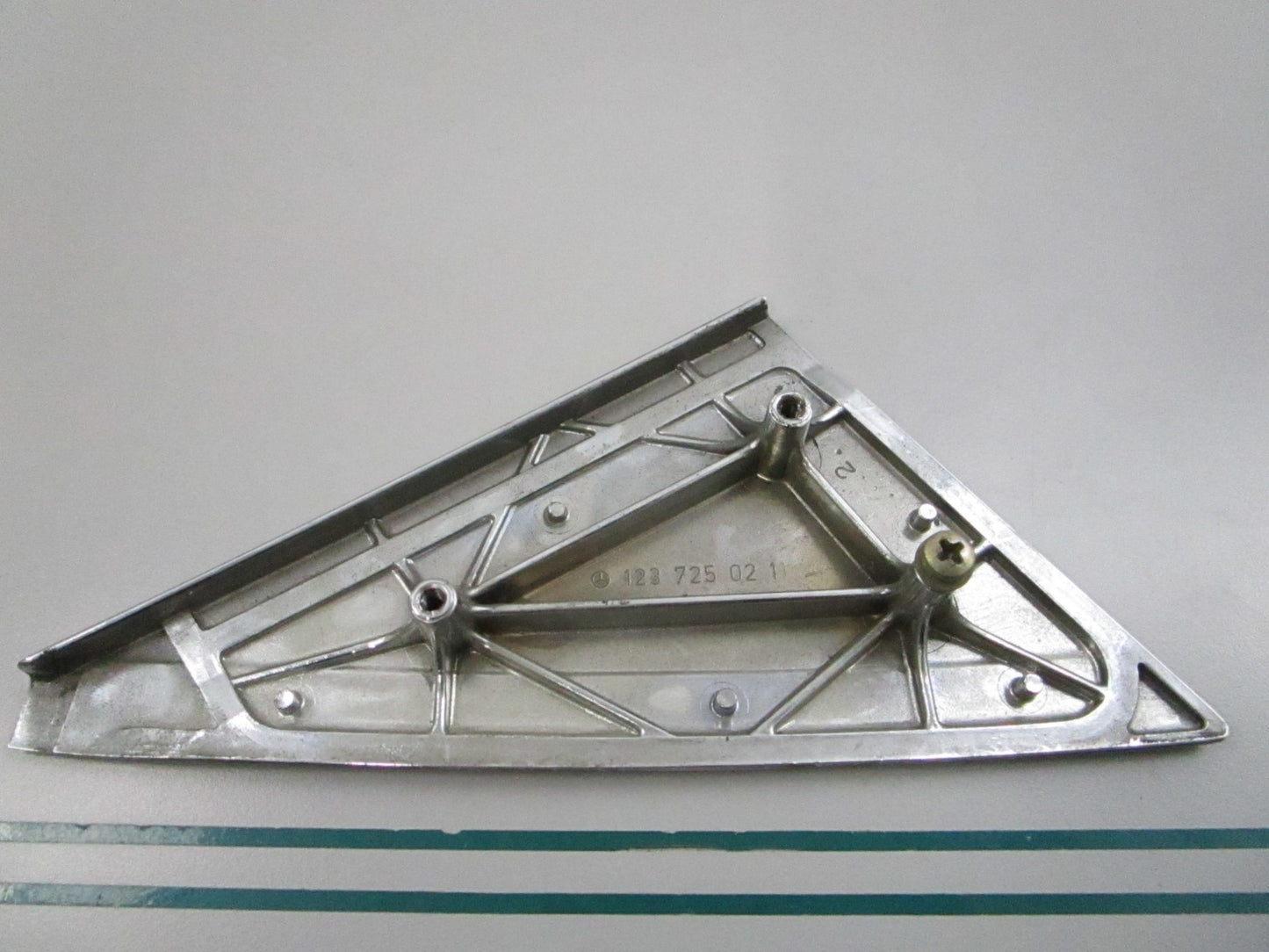 NEW OEM 1237250211 Mercedes-Benz Cover Plate 0810