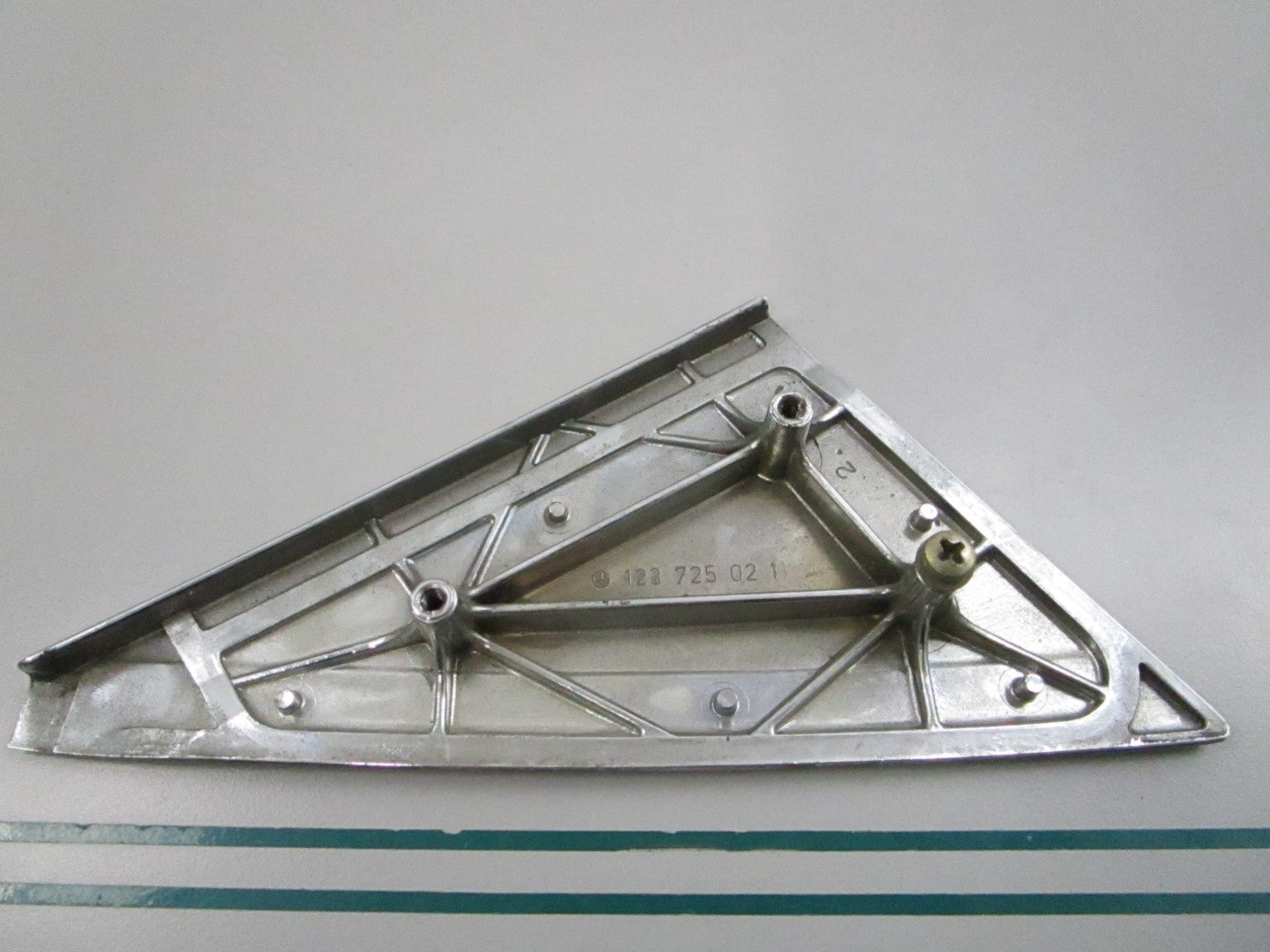NEW OEM 1237250211 Mercedes-Benz Cover Plate 0810