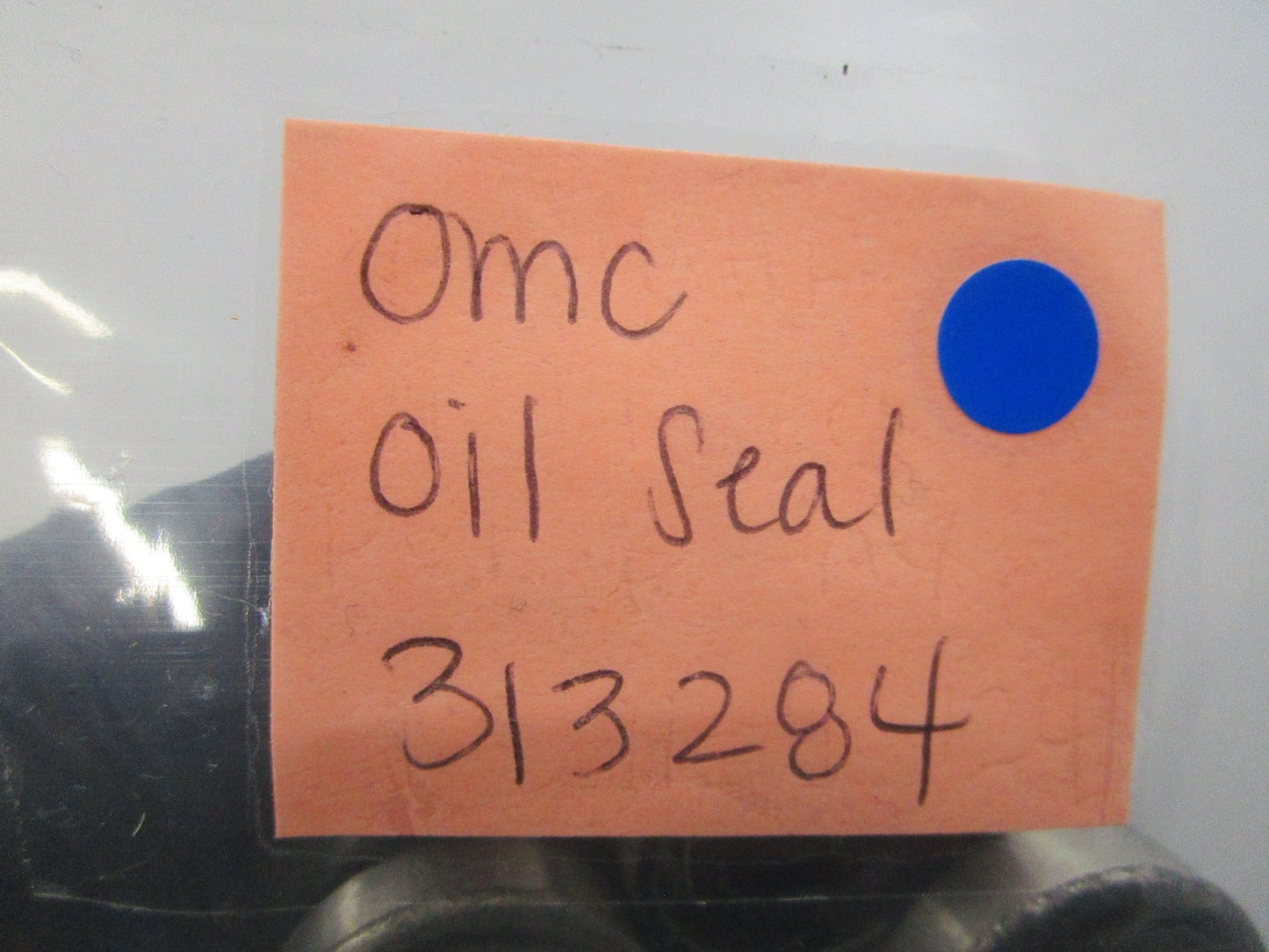 NEW OEM 313284 0313284 OMC Johnson Evinrude Oil Seal 0810