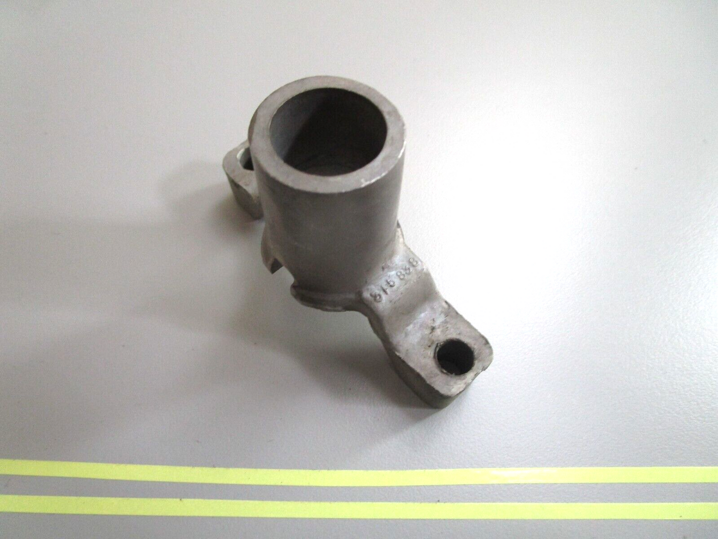 *NEW OEM* 0750 OMC Johnson Evinrude WATER TUBE BRACKET 315838 0315838