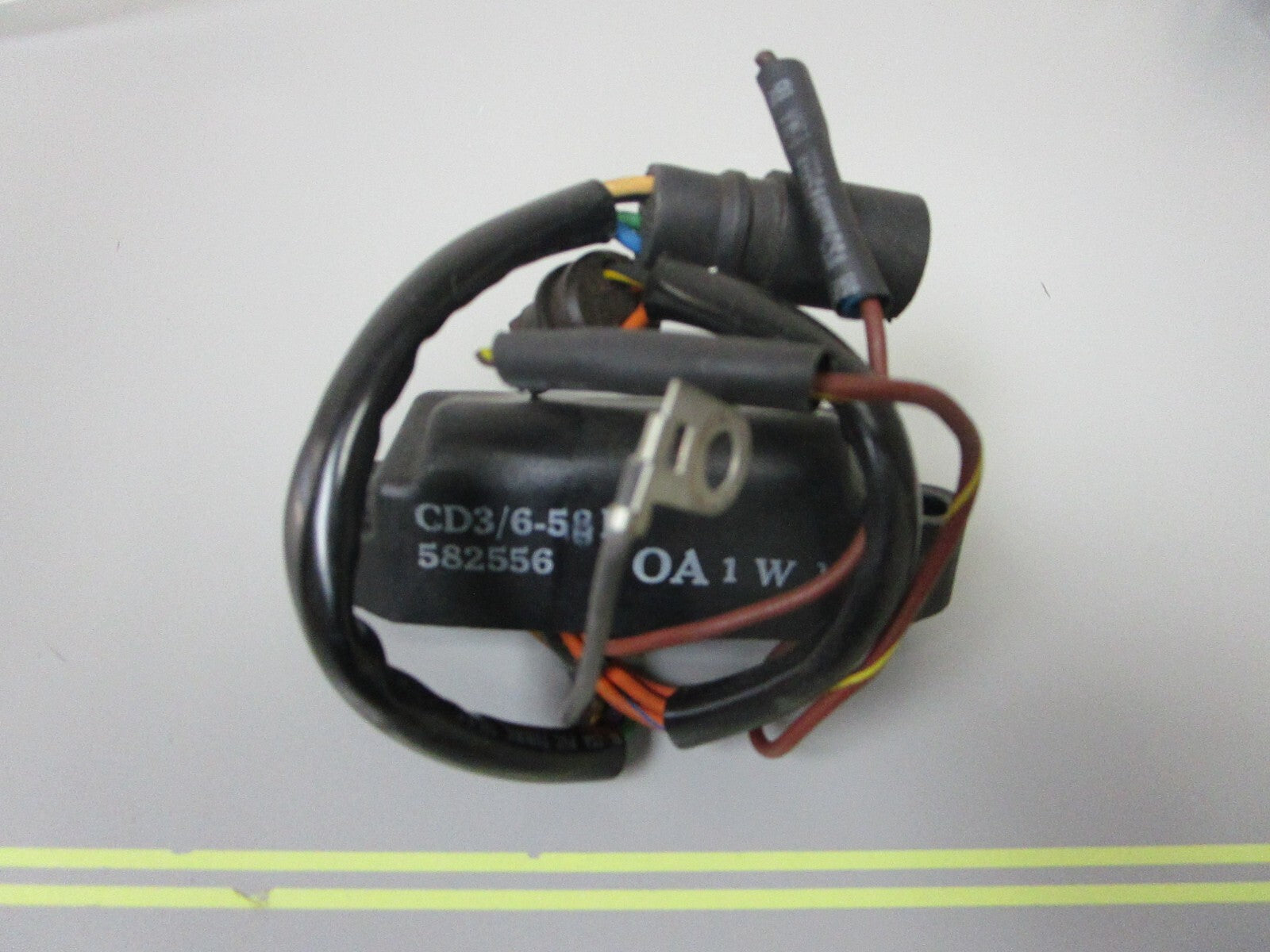 *NEW OEM* 0810 OMC Johnson Evinrude Power Pack (Cut Wires) 582556 0582556