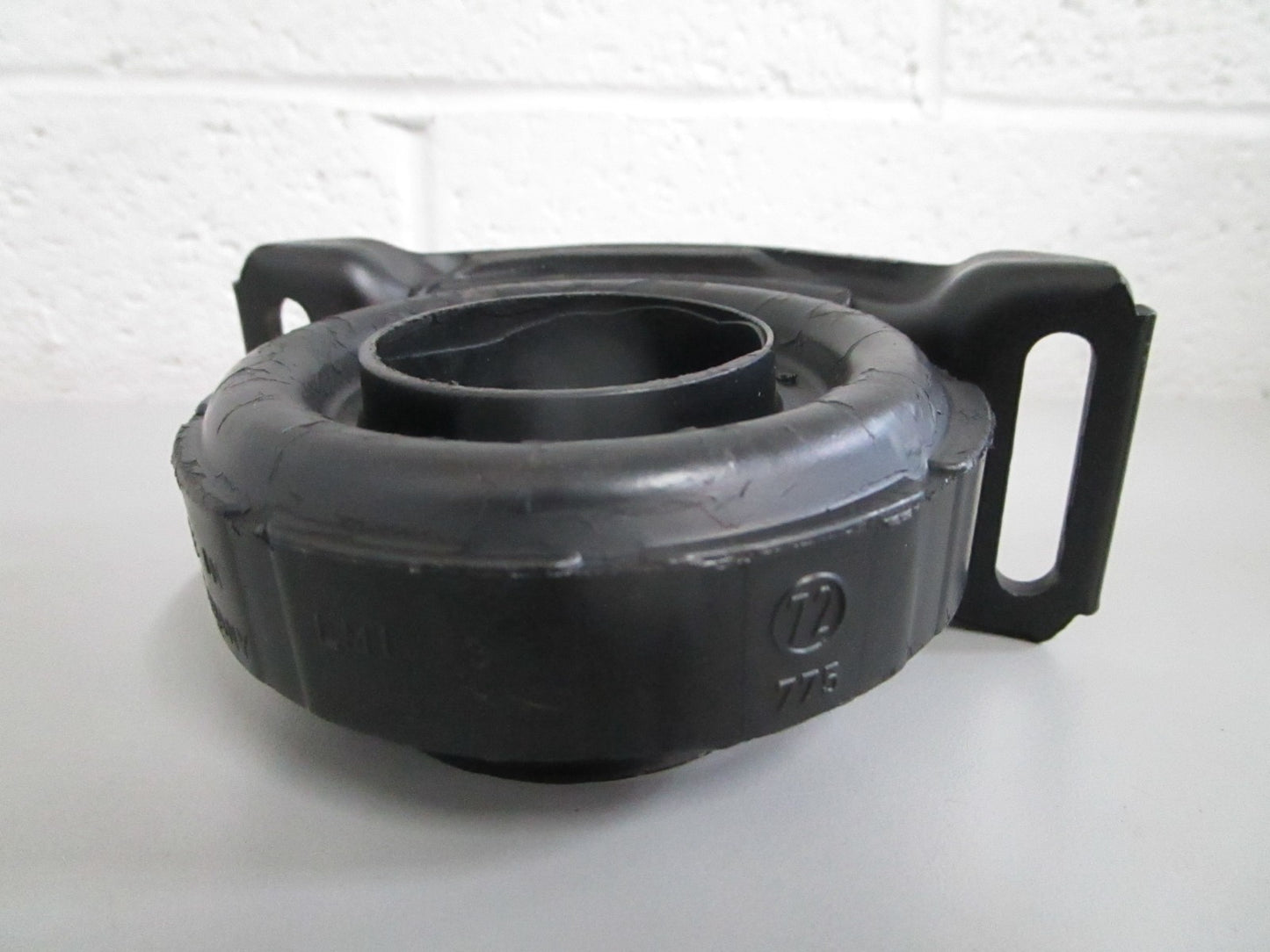 NEW OEM 1802620105 Mercedes-Benz Support Mount 0820