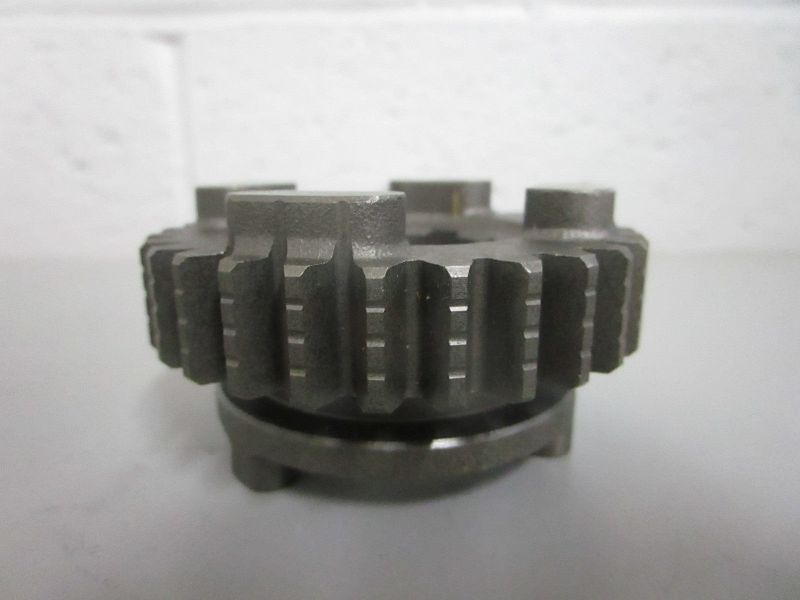 NEW OEM 5PX-17241-00-00 Yamaha 24T 4th Wheel Gear 0820