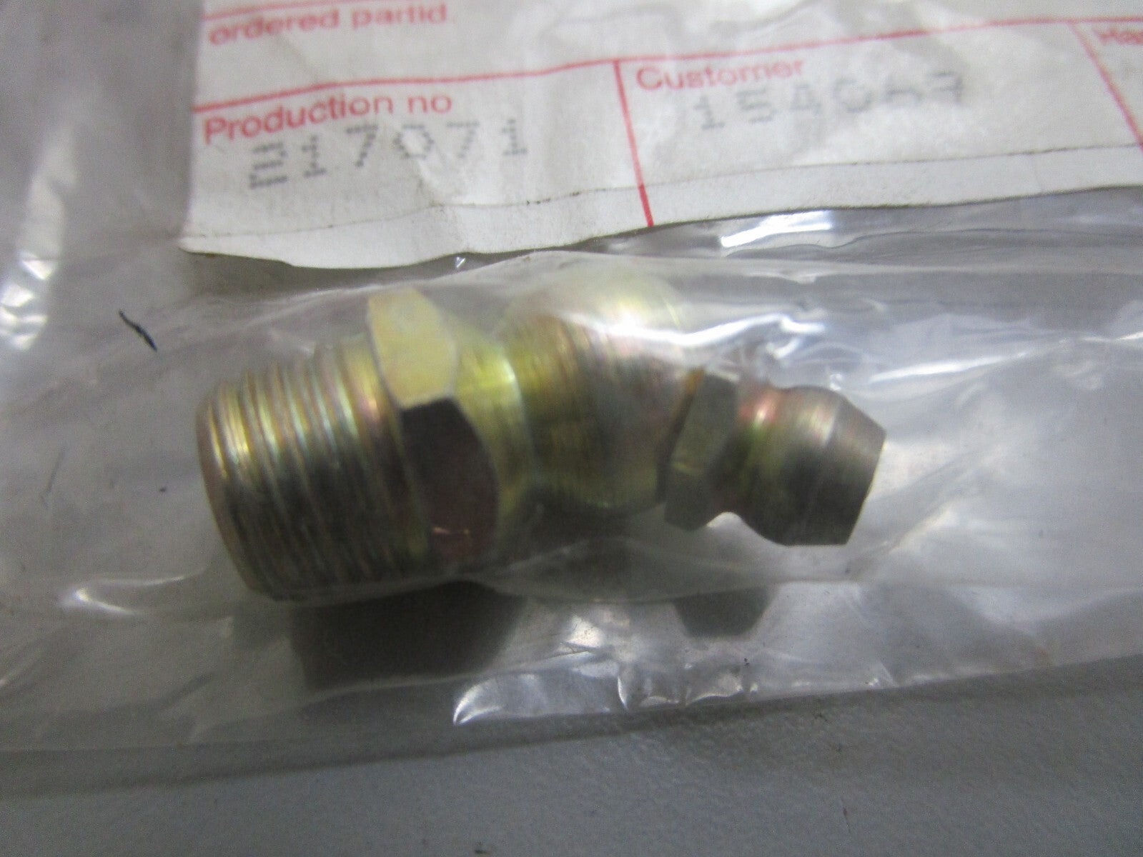 *NEW OEM* 0810 Volvo Penta Lubricating Nipple 914169