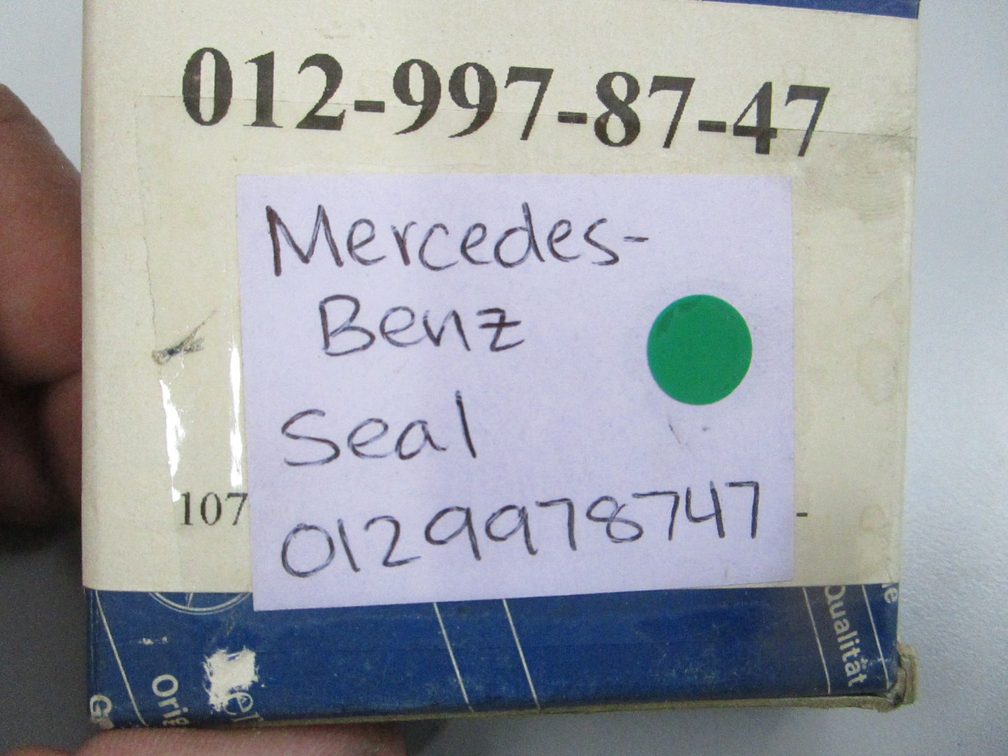 NEW OEM 0129978747 Mercedes-Benz Seal 0810