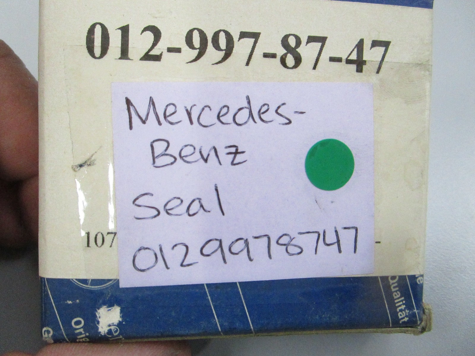 NEW OEM 0129978747 Mercedes-Benz Seal 0810