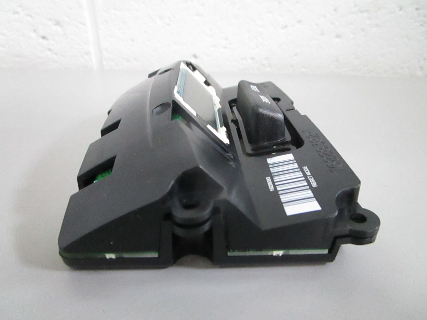 NEW OEM 1635405211 Mercedes-Benz On-Board Computer 0820