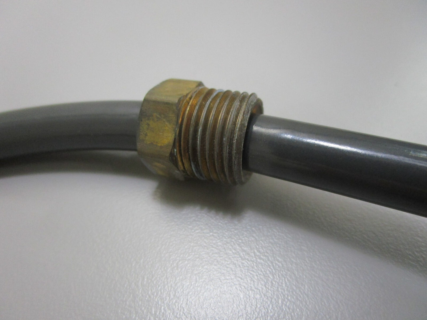 *NEW OEM* 0820 OMC Johnson Evinrude Tube Ay 985600 0985600