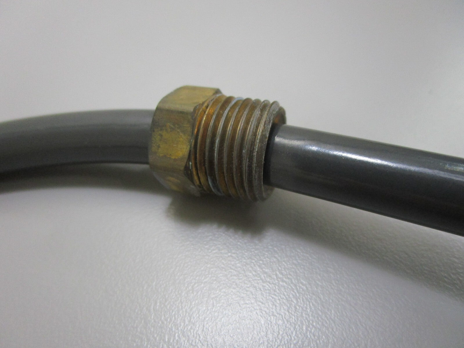 *NEW OEM* 0820 OMC Johnson Evinrude Tube Ay 985600 0985600