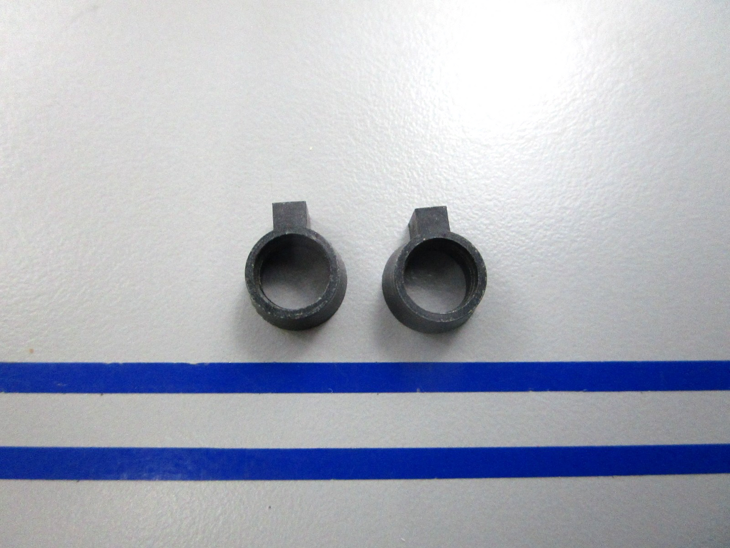 NEW OEM (LOT OF 2) 315253 OMC Johnson Evinrude Needle Valve Retainer 0810