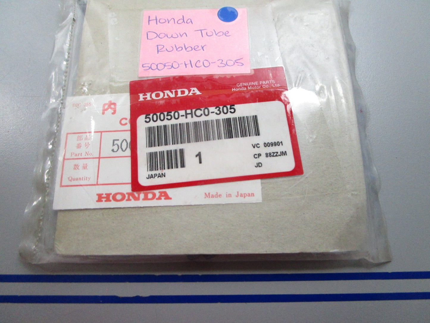 NEW OEM 50050-HC0-305 Honda Down Tube Rubber 0810