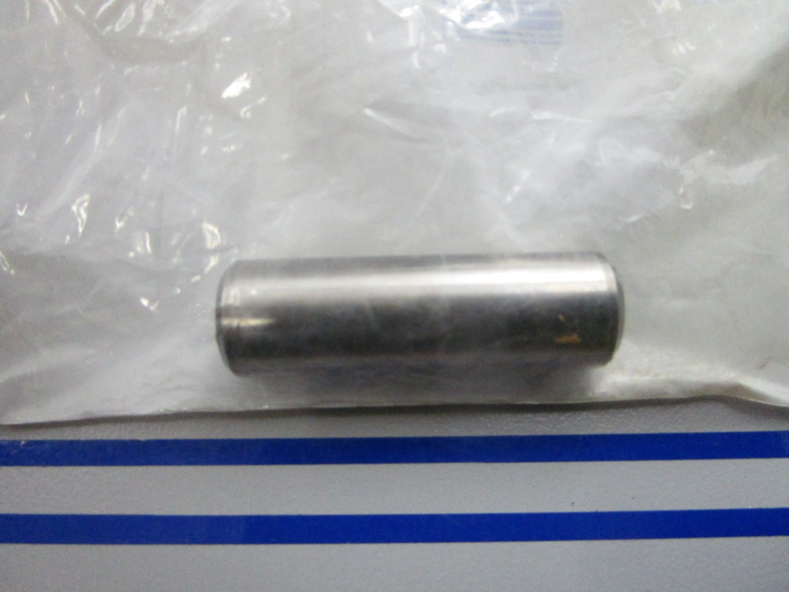 *NEW OEM* 0810 OMC Johnson Evinrude Wrist Pin 331125 0331125