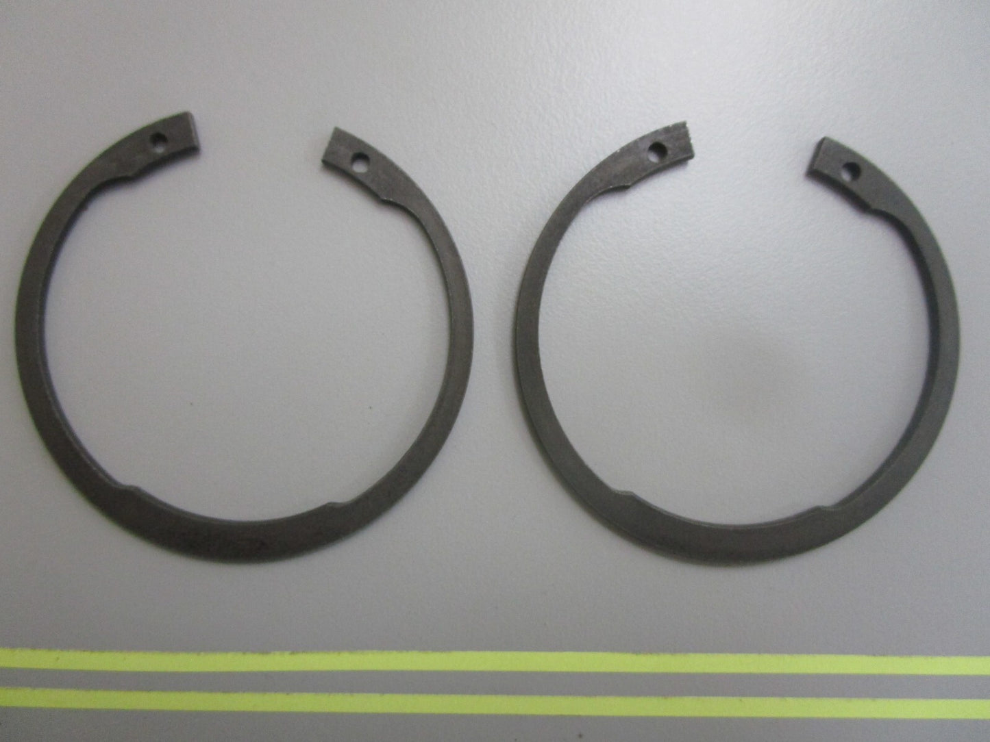 *NEW OEM* (LOT OF 2) 0810 Volvo Penta Snap Ring 914533