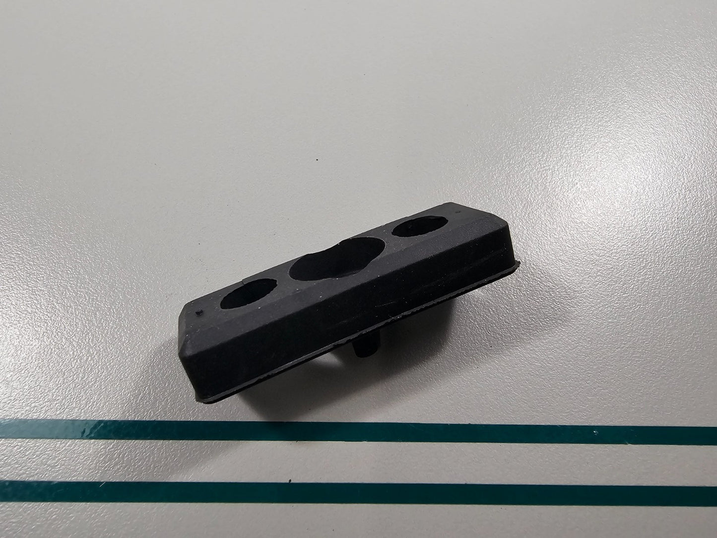 NEW OEM 6BG-42727-00-00 Yamaha Grommet 0810