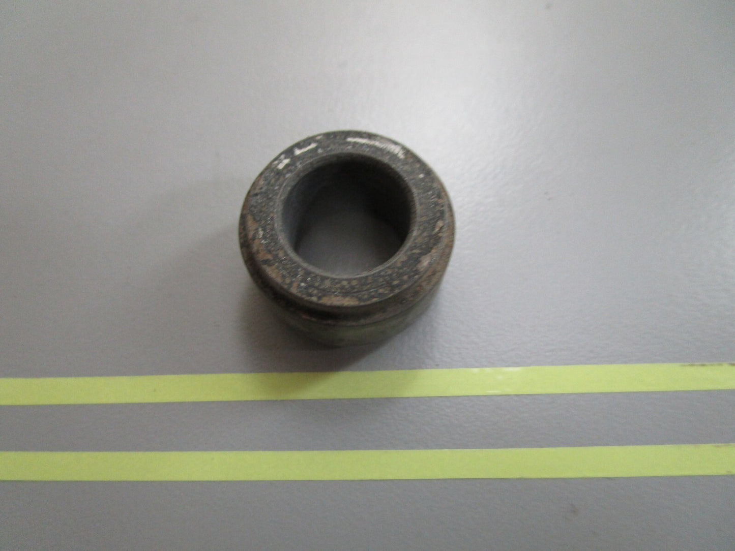 *NEW OEM* 0810 OMC Johnson Evinrude Thrust Roller 335949 0335949