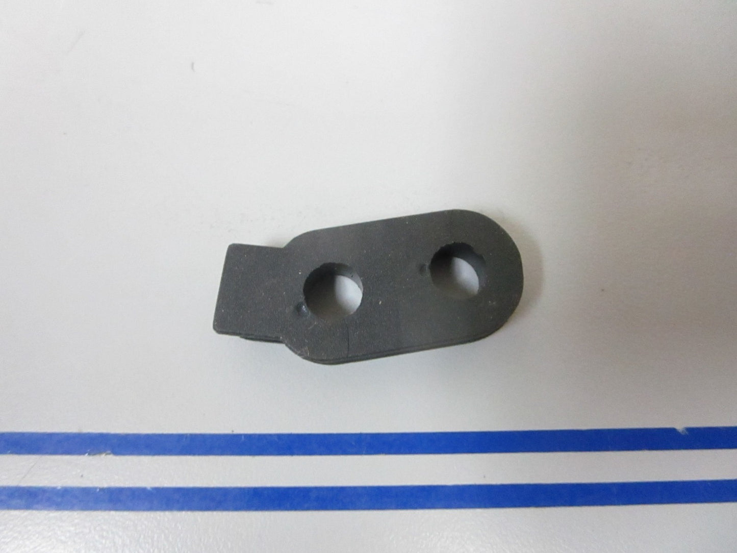 *NEW OEM* 0810 OMC Johnson Evinrude Grommet 336411 0336411