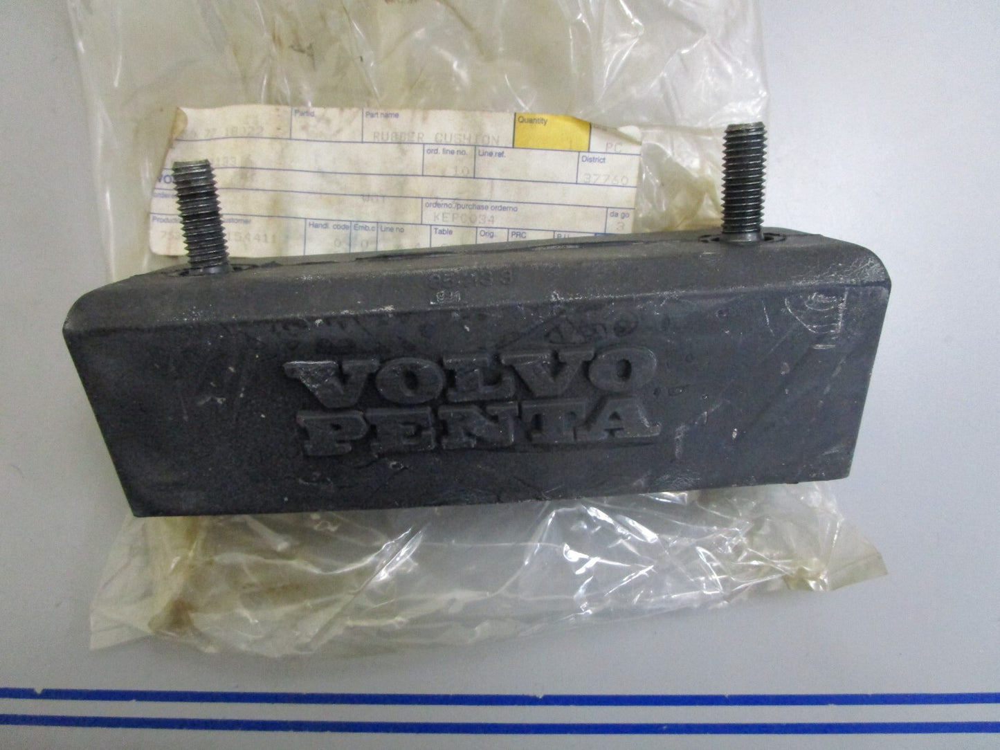 *NEW OEM* 0820 Volvo Penta Rubber Cushion 854133