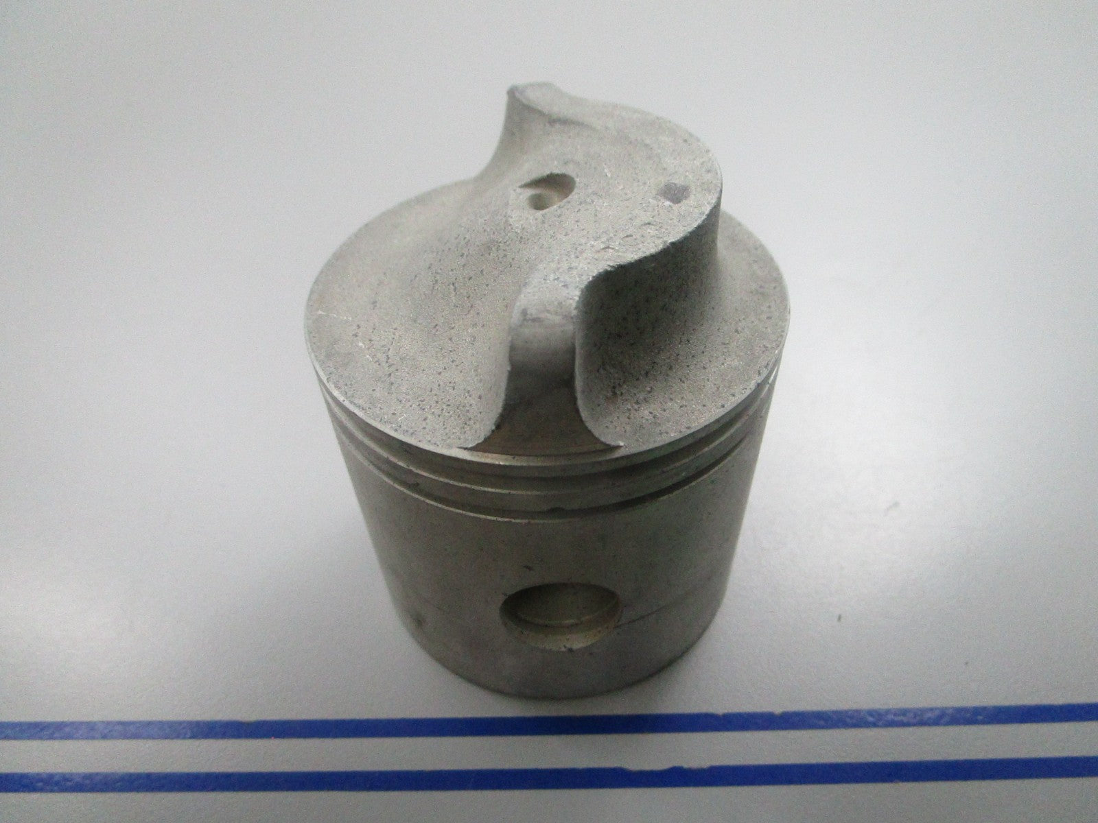 NEW OEM 385348 0385348 317564 0317564 OMC Johnson Evinrude Piston 0810