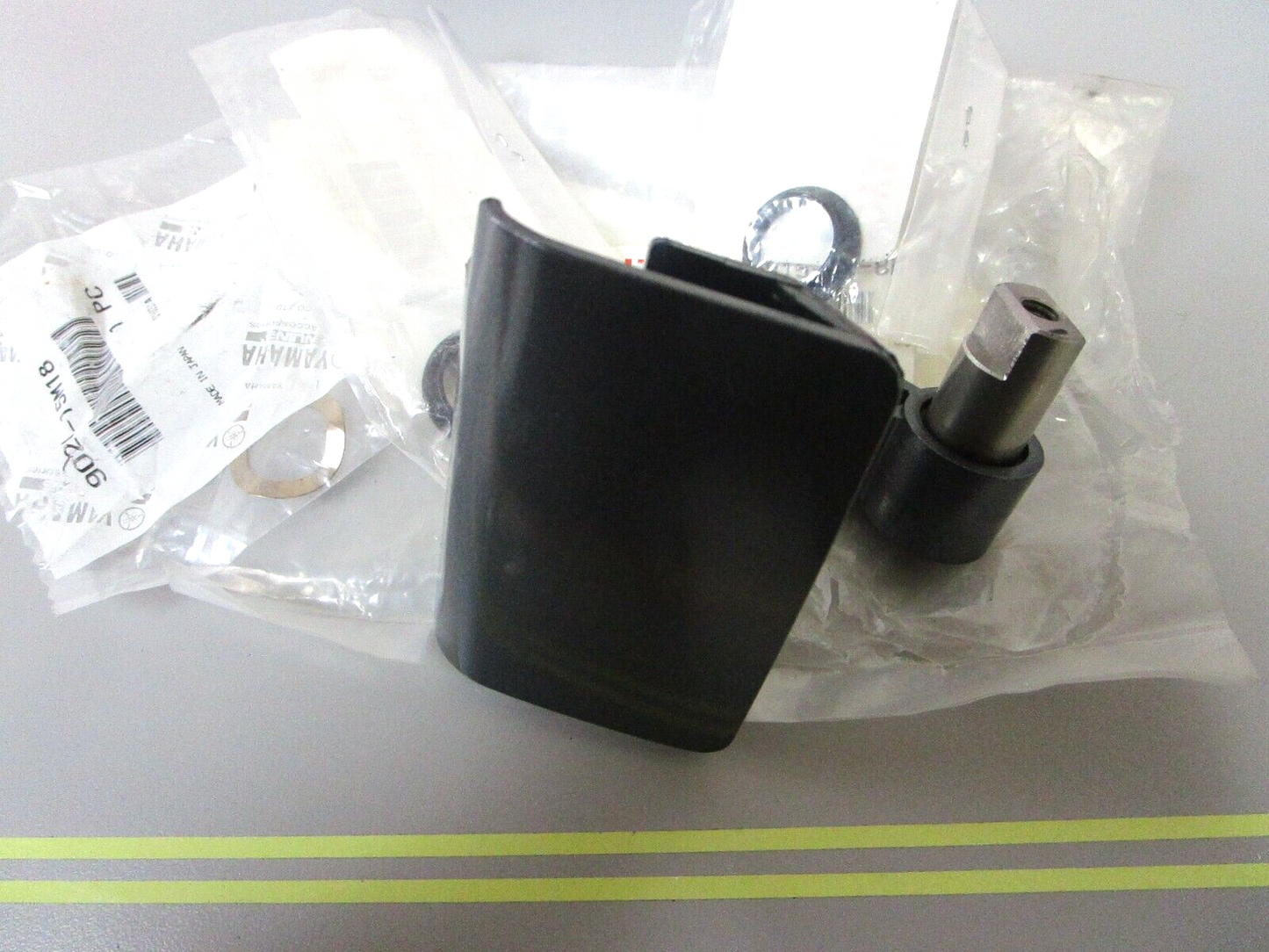 *NEW OEM* 0750 Yamaha CLAMP LEVER 68F-42815-00-8D